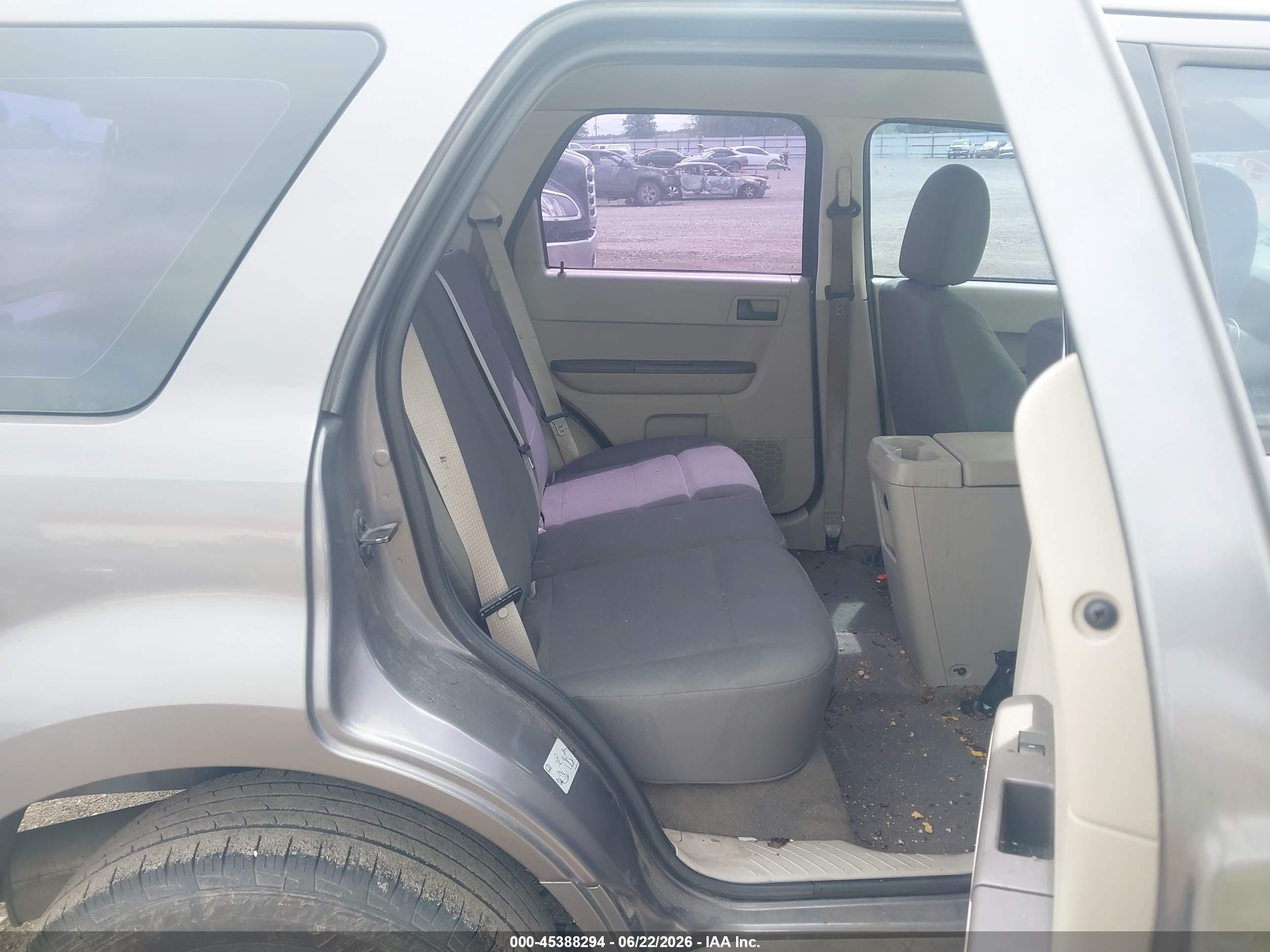 2011 Ford Escape Xls Gray vin: 1FMCU0C75BKC22952
