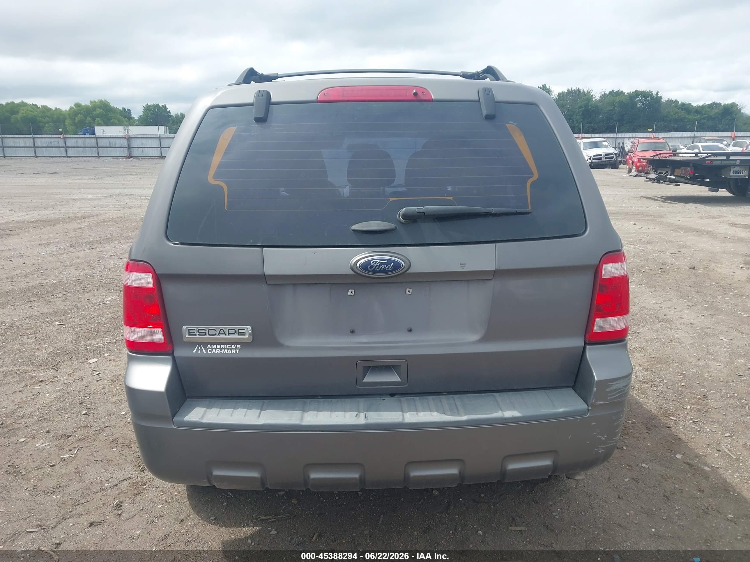 2011 Ford Escape Xls Gray vin: 1FMCU0C75BKC22952