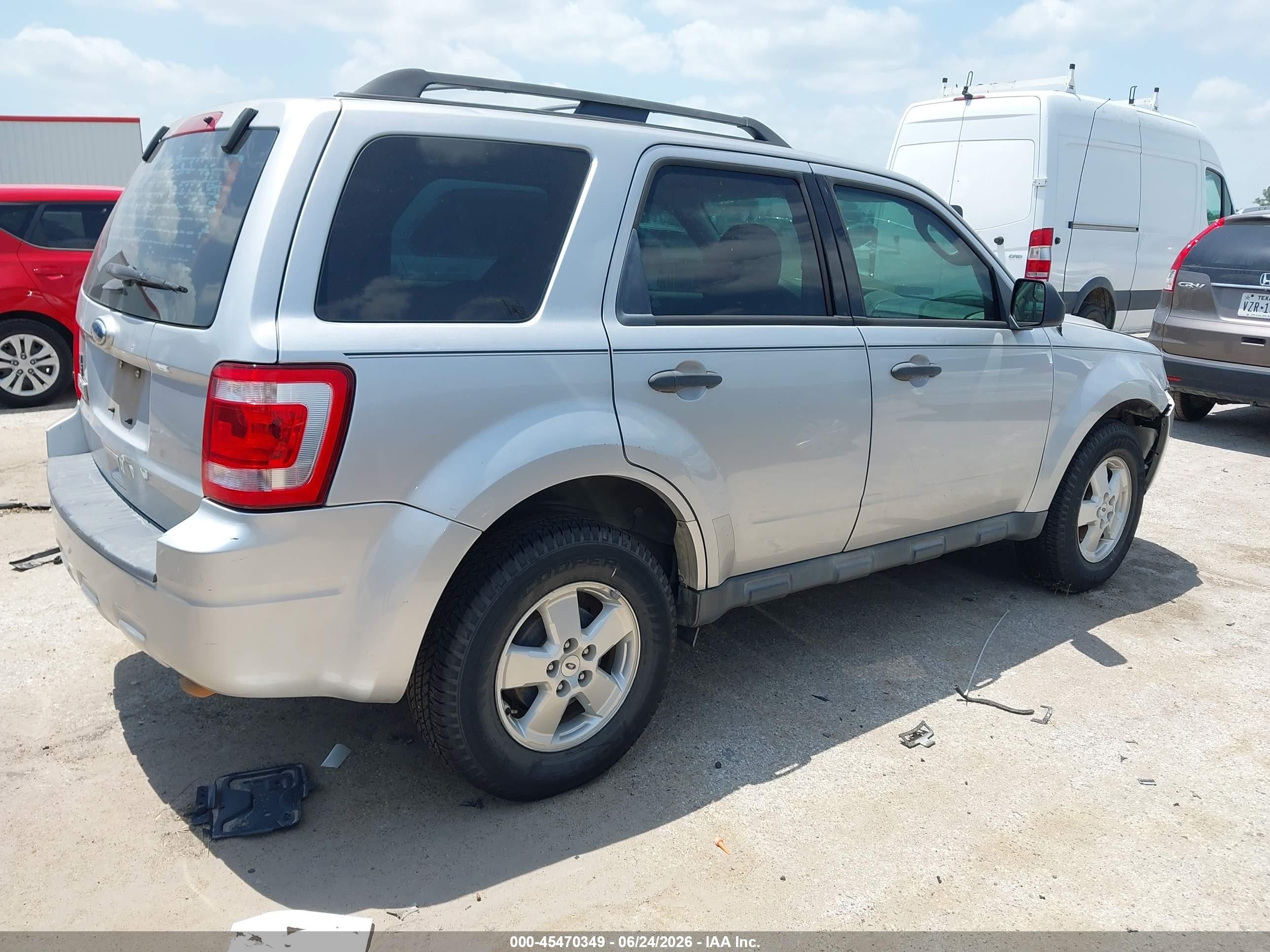 2012 Ford Escape Xls Silver vin: 1FMCU0C75CKB66092