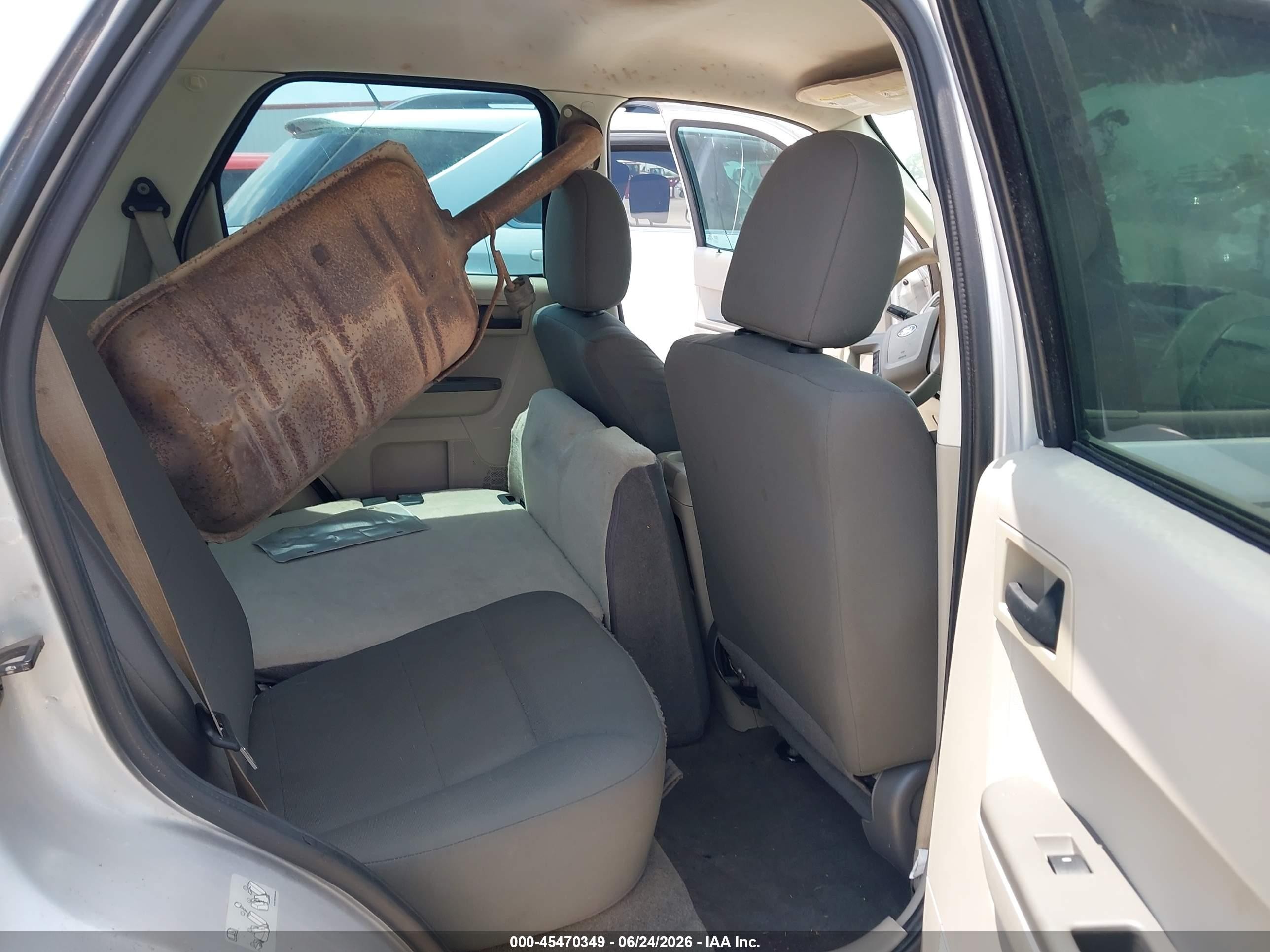 2012 Ford Escape Xls Silver vin: 1FMCU0C75CKB66092