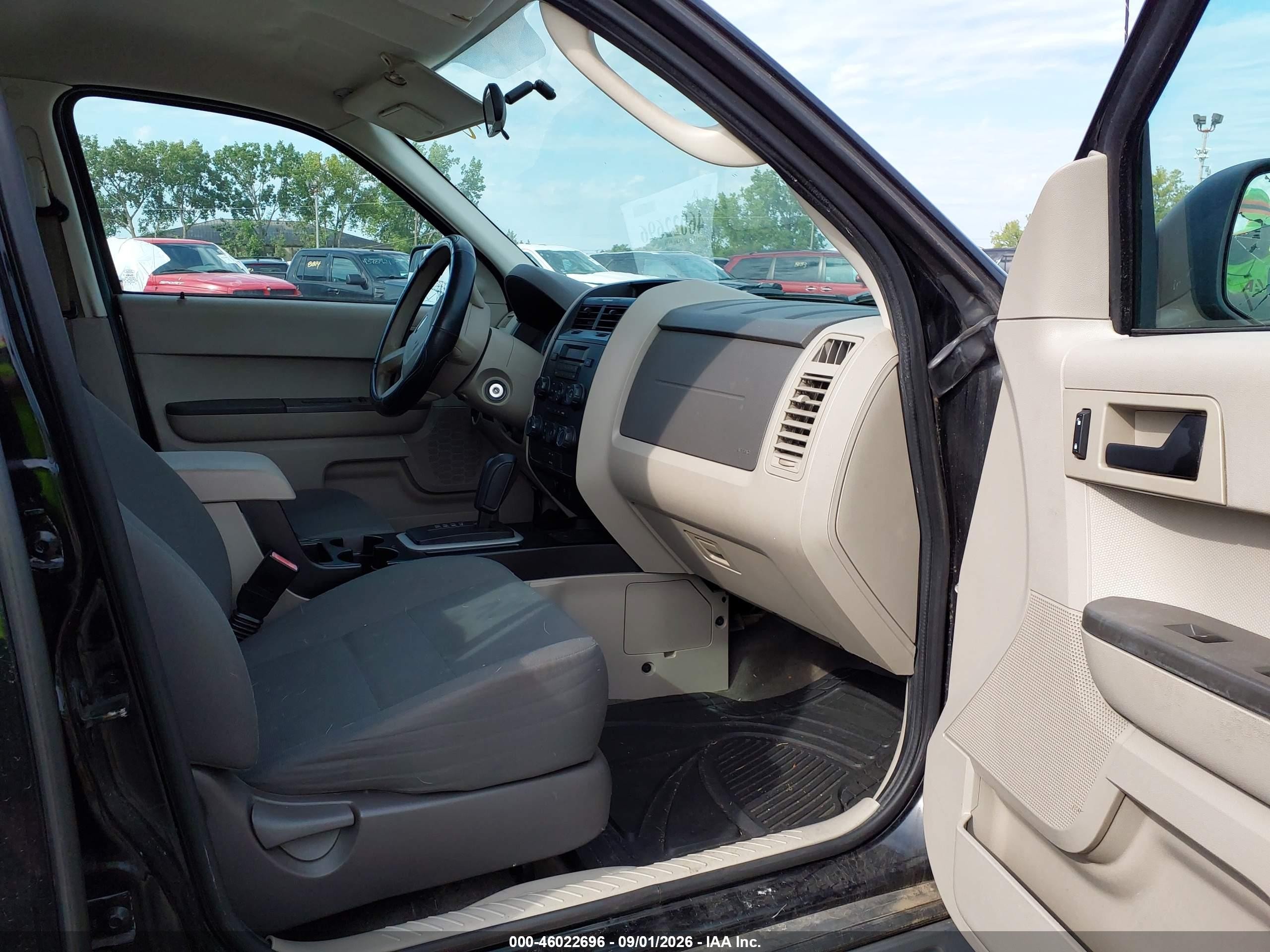 2012 Ford Escape Xls Black vin: 1FMCU0C75CKC15419
