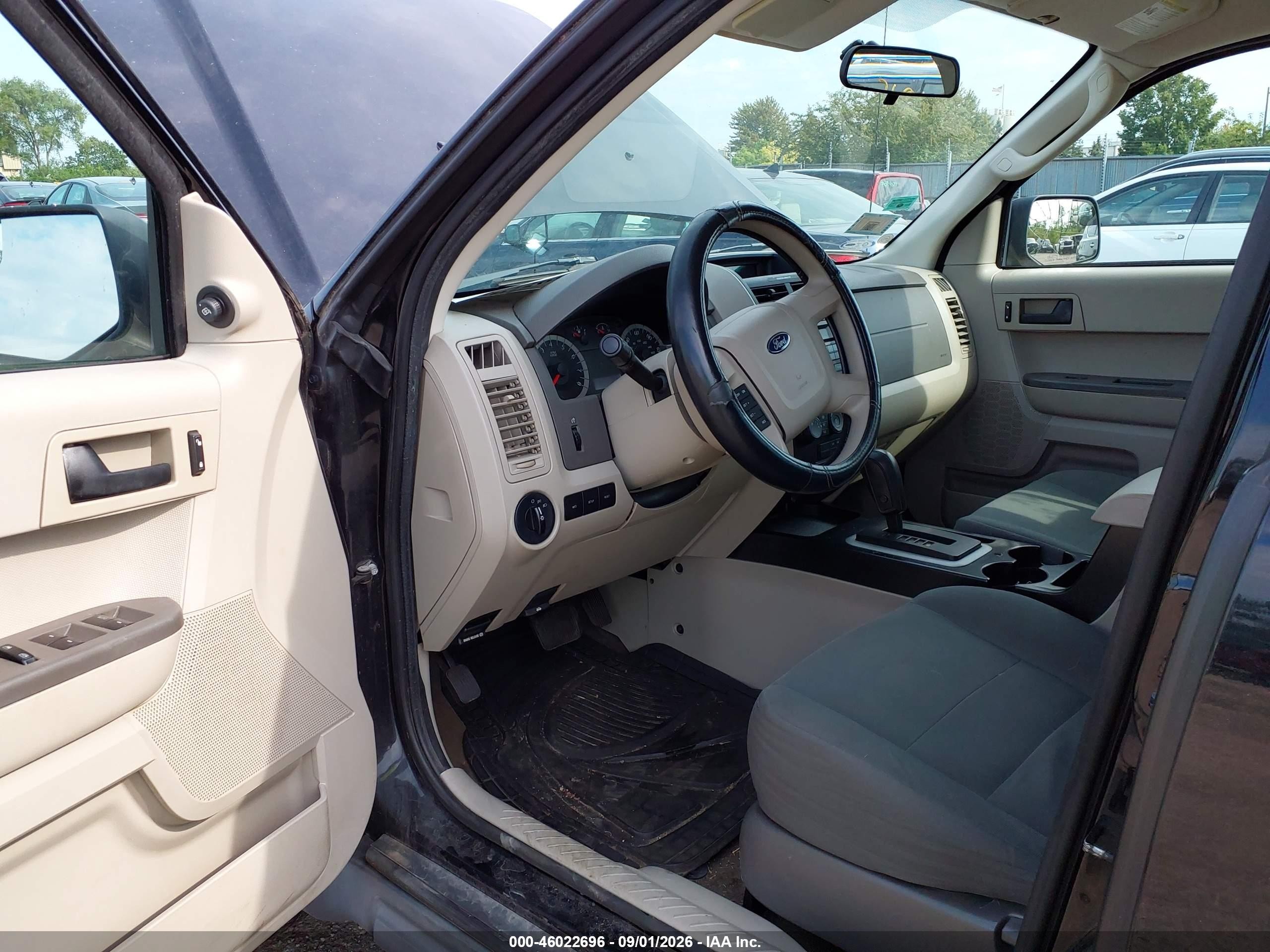 2012 Ford Escape Xls Black vin: 1FMCU0C75CKC15419