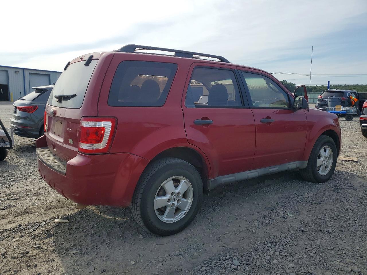 2010 Ford Escape Xls Burgundy vin: 1FMCU0C76AKC63783