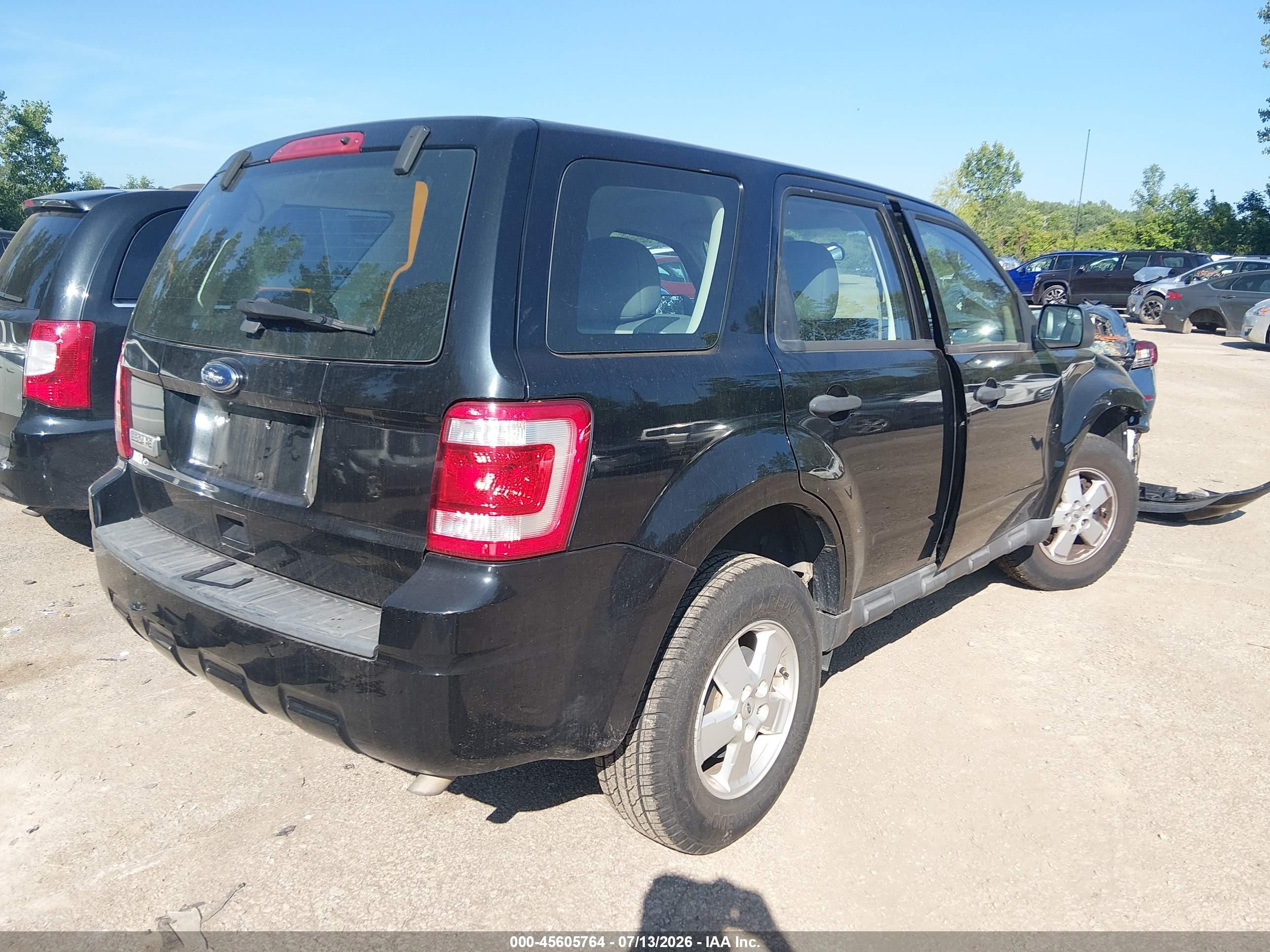 2010 Ford Escape Xls Black vin: 1FMCU0C76AKD16367