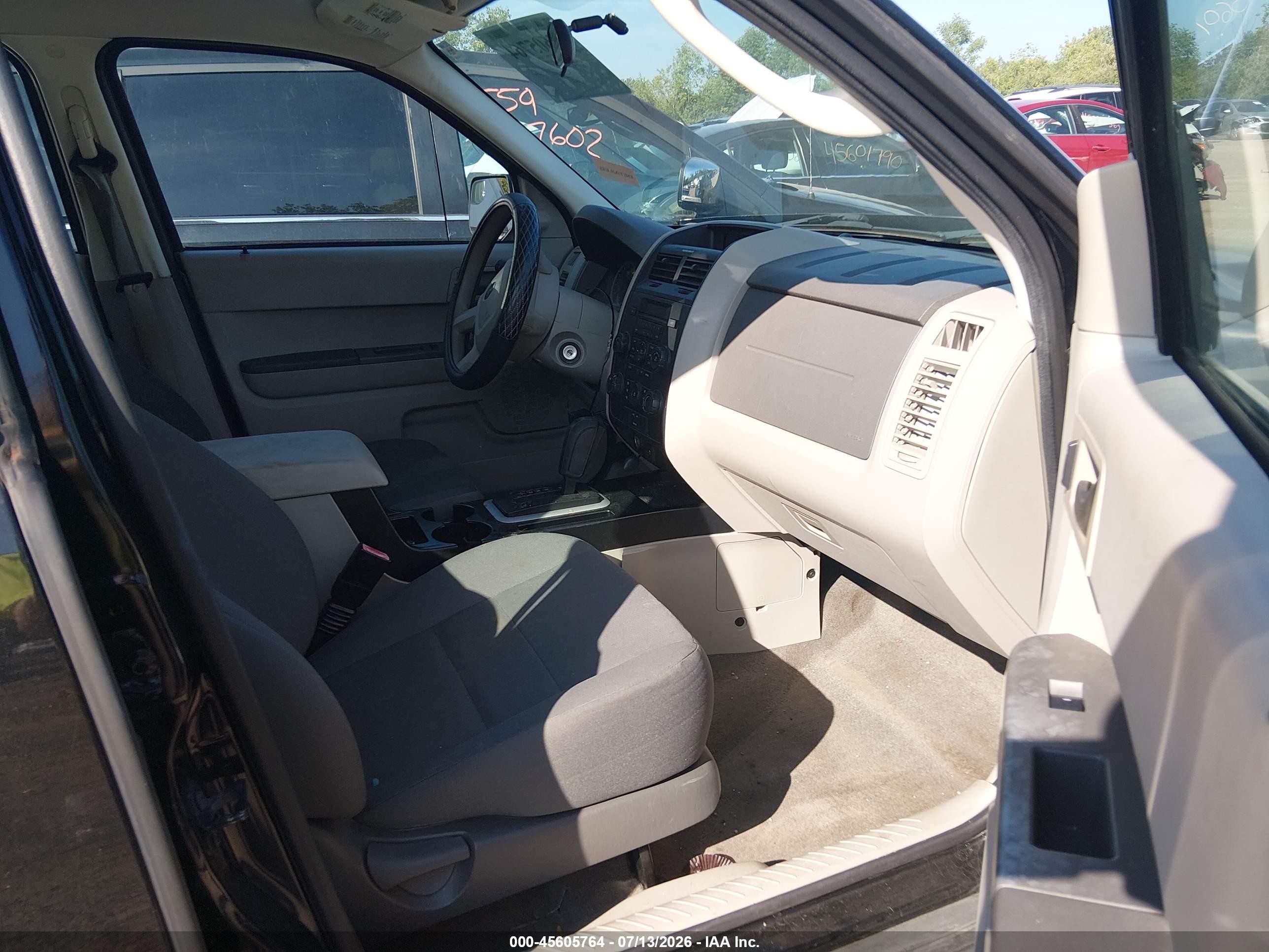 2010 Ford Escape Xls Black vin: 1FMCU0C76AKD16367