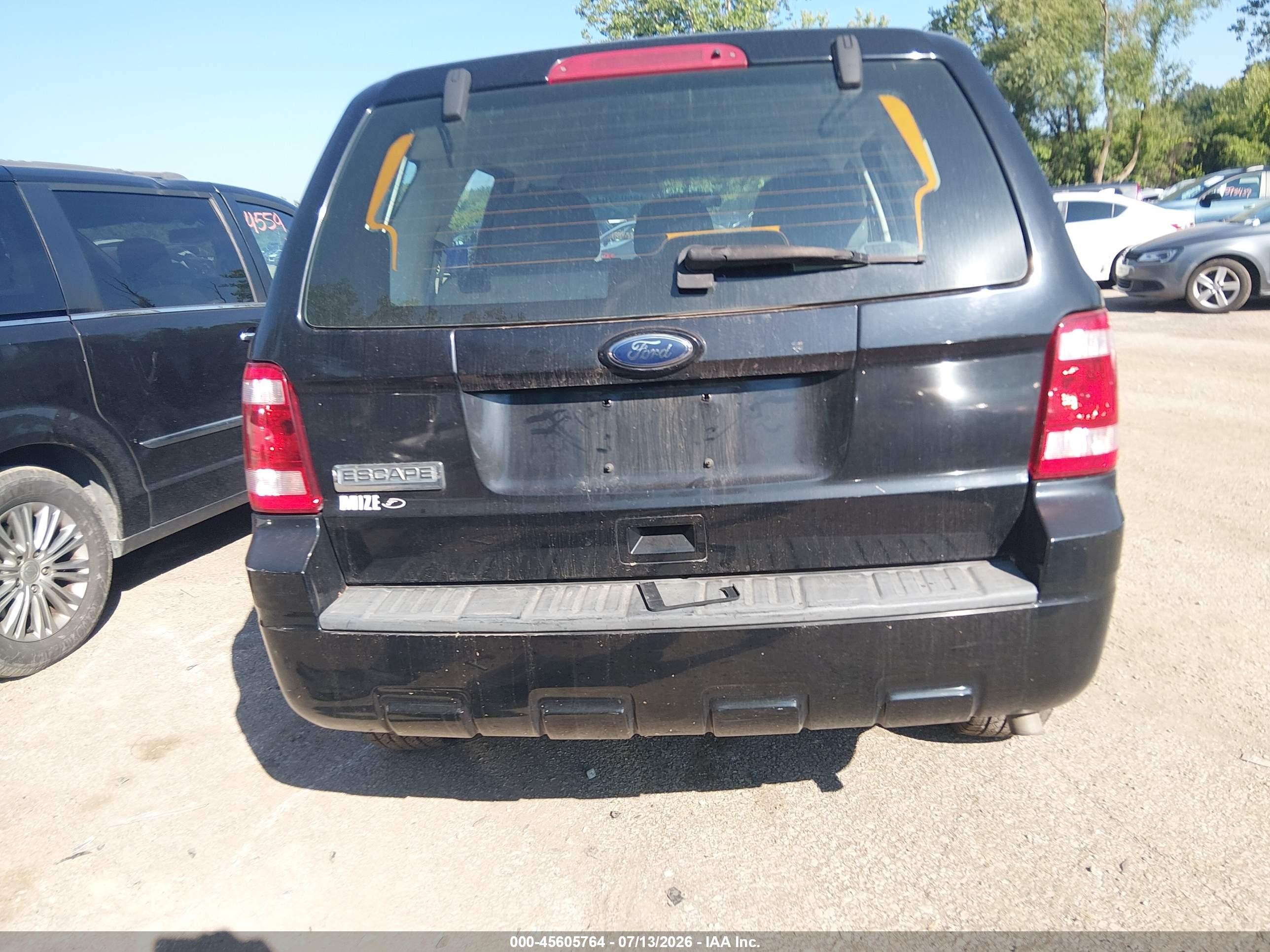 2010 Ford Escape Xls Black vin: 1FMCU0C76AKD16367
