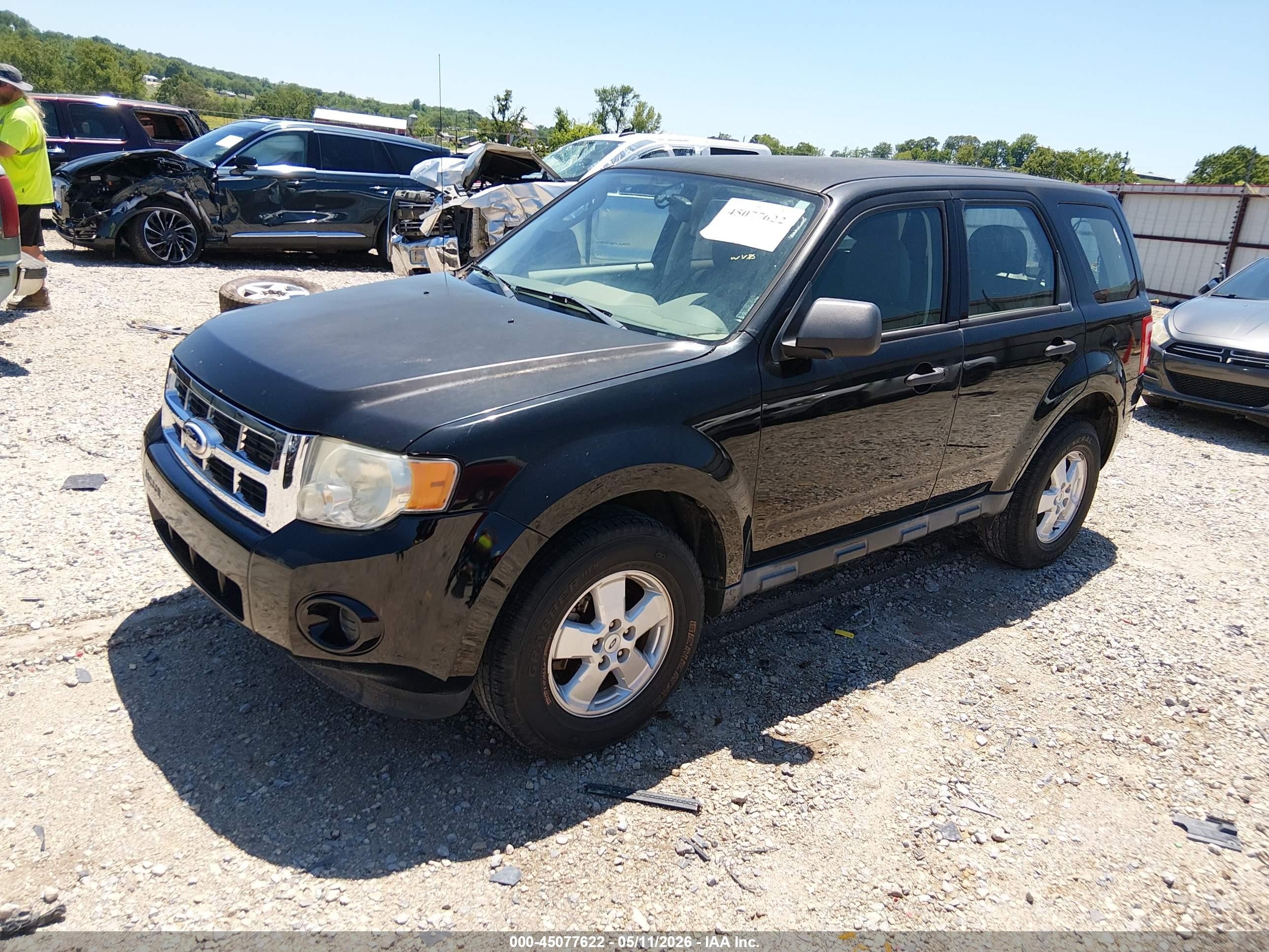 2010 Ford Escape Xls Black vin: 1FMCU0C76AKD42578