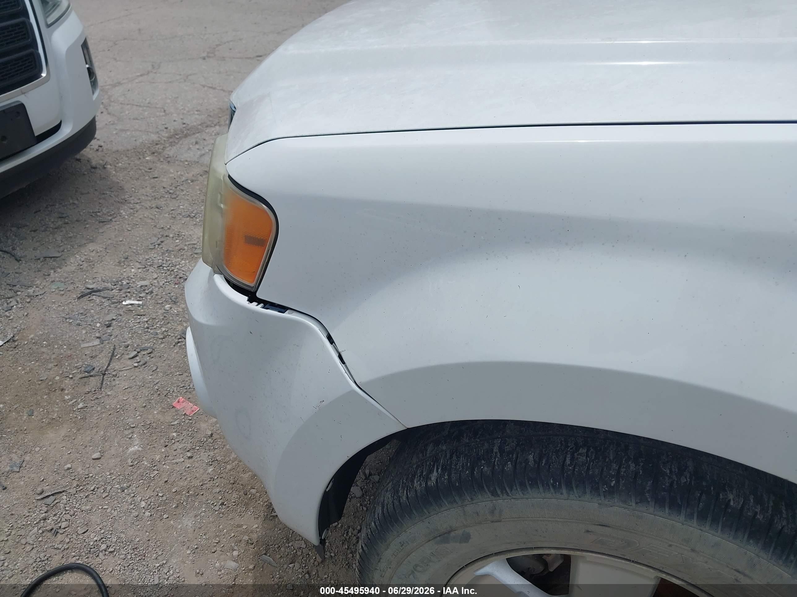 2010 Ford Escape Xls White vin: 1FMCU0C76AKD46890