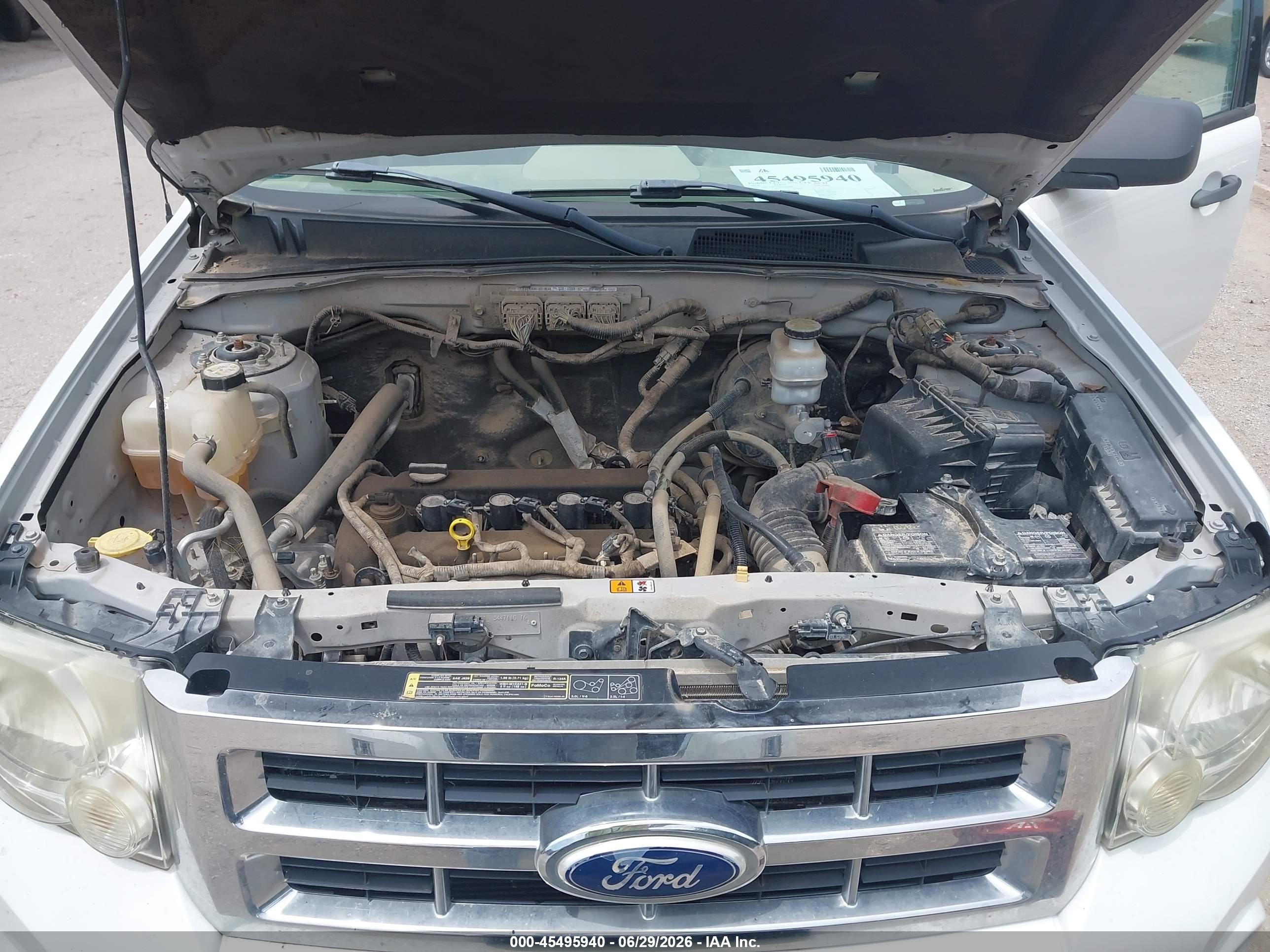 2010 Ford Escape Xls White vin: 1FMCU0C76AKD46890