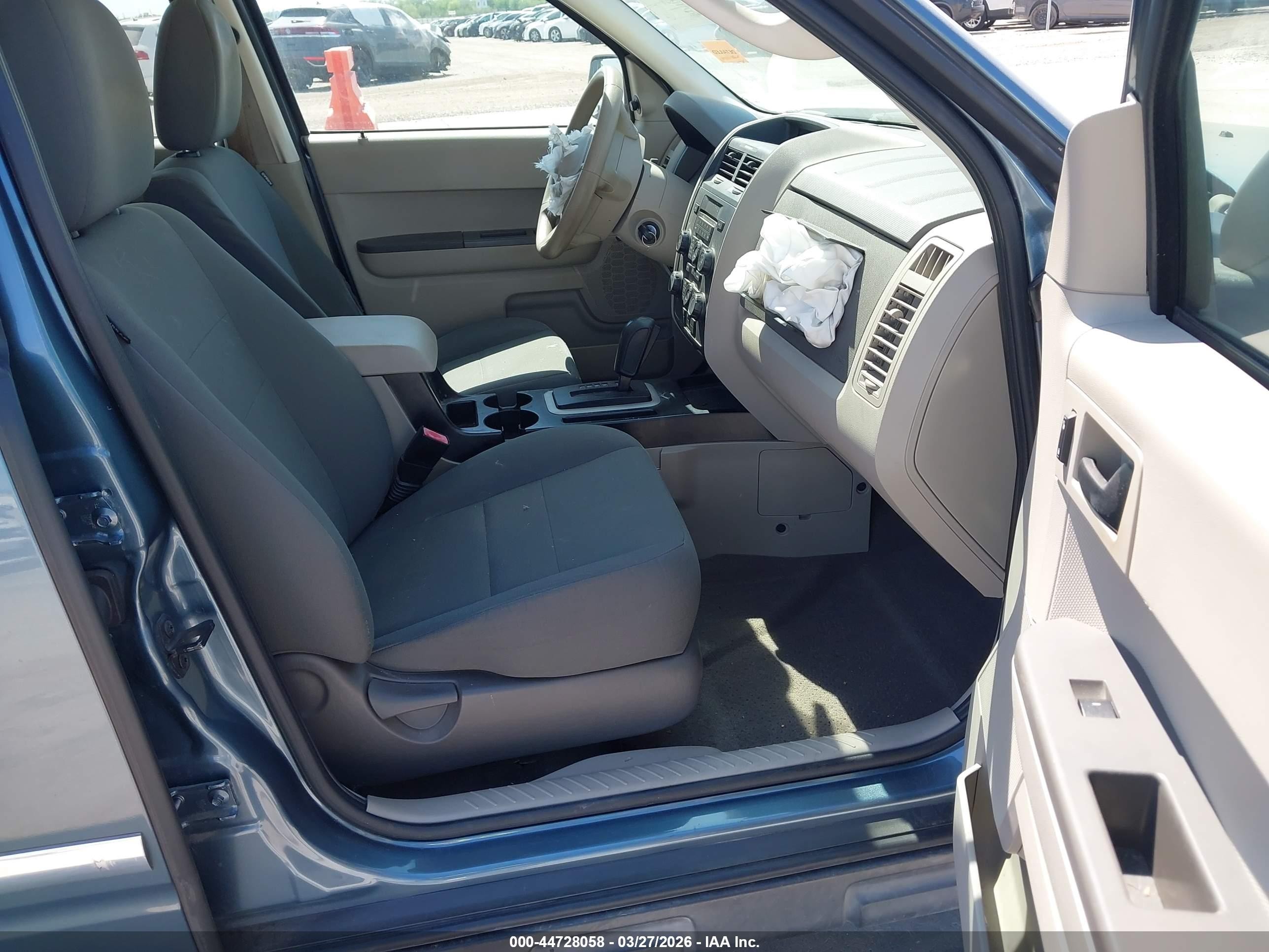 2011 Ford Escape Xls Blue vin: 1FMCU0C76BKA21559