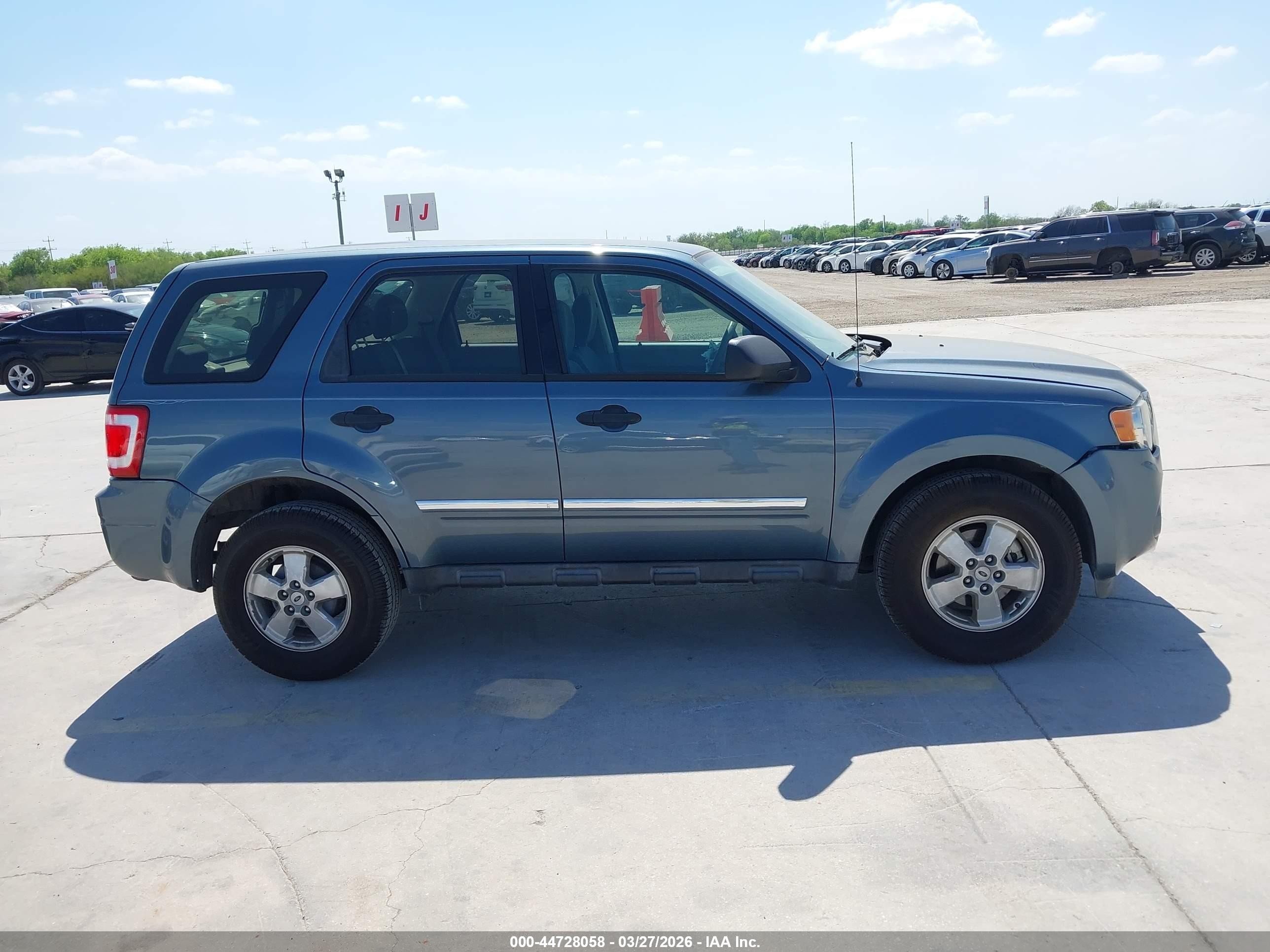 2011 Ford Escape Xls Blue vin: 1FMCU0C76BKA21559