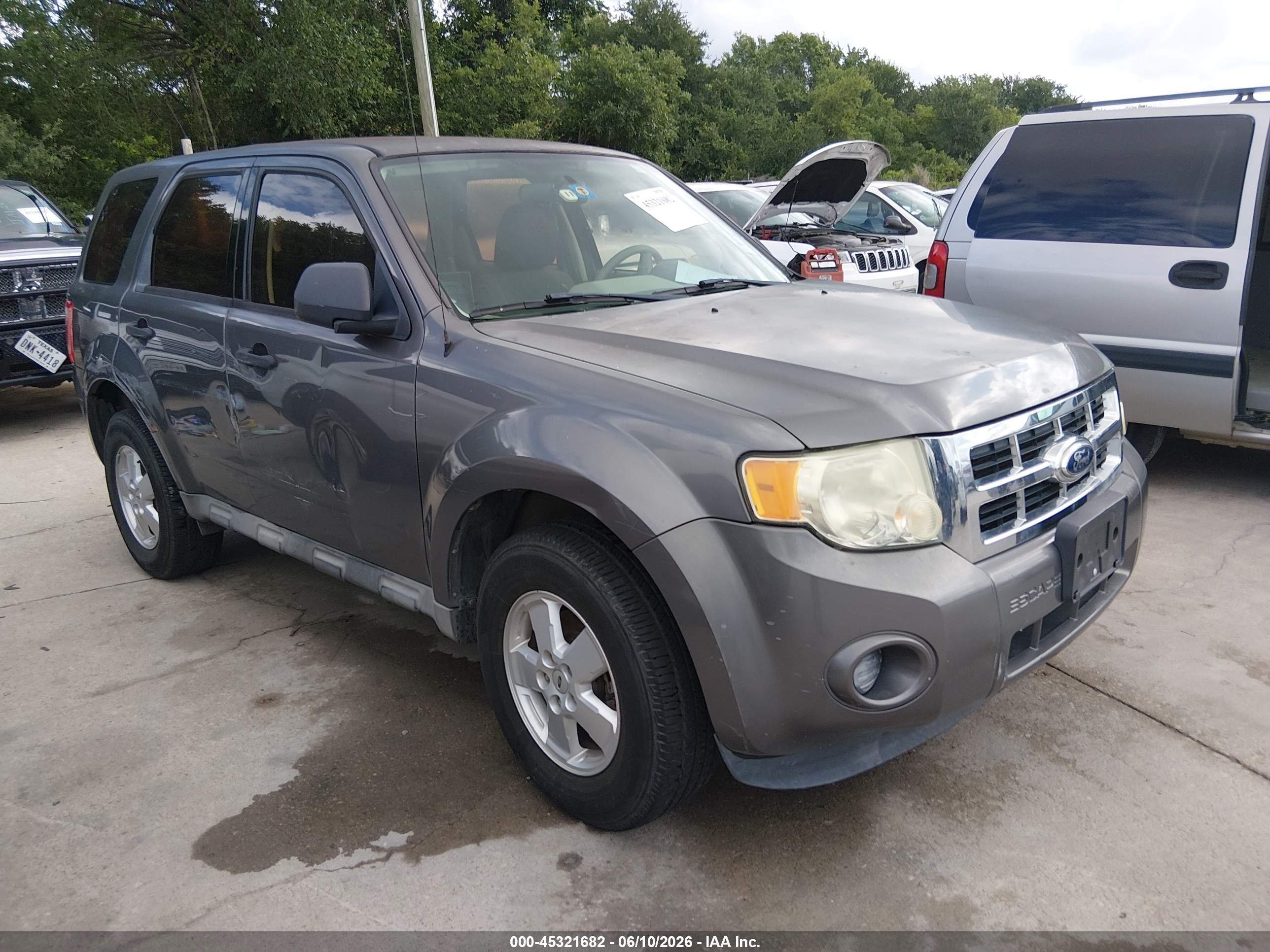 2011 Ford Escape Xls Gray vin: 1FMCU0C76BKA32920