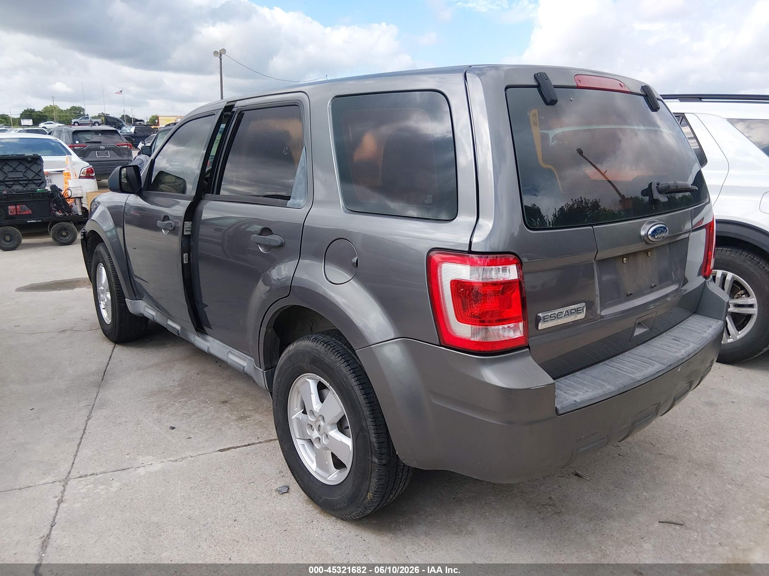 2011 Ford Escape Xls Gray vin: 1FMCU0C76BKA32920