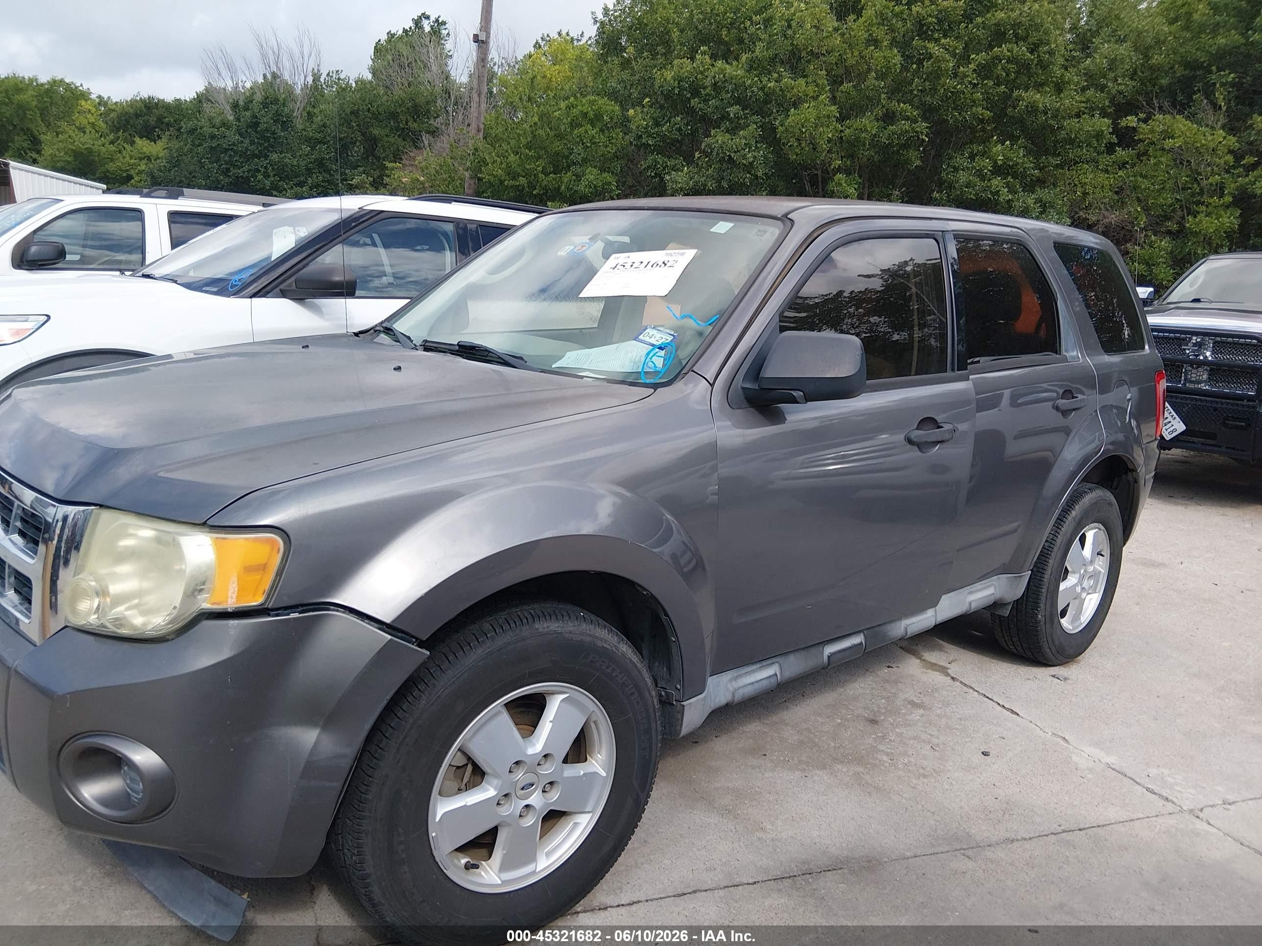 2011 Ford Escape Xls Gray vin: 1FMCU0C76BKA32920