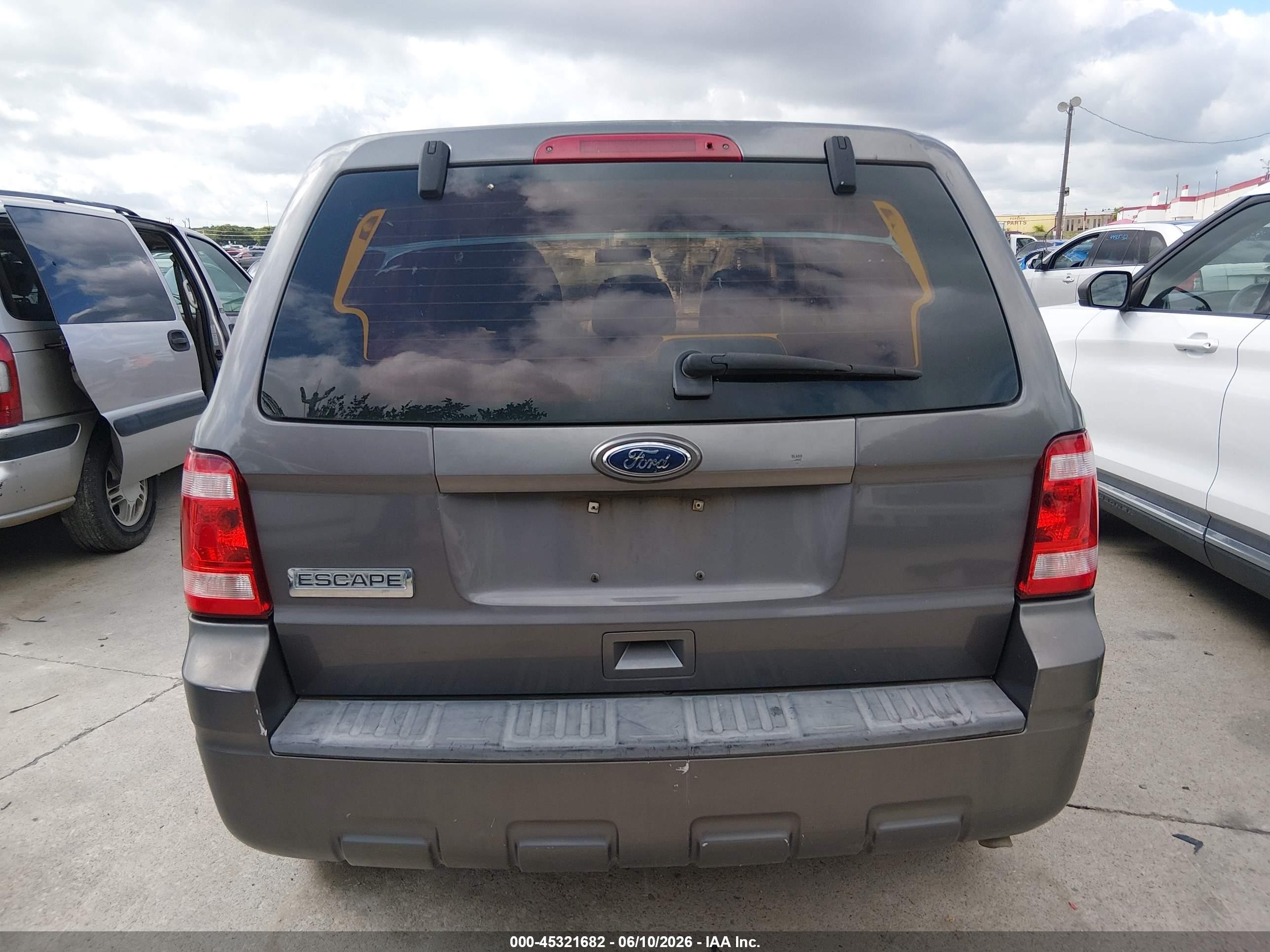 2011 Ford Escape Xls Gray vin: 1FMCU0C76BKA32920