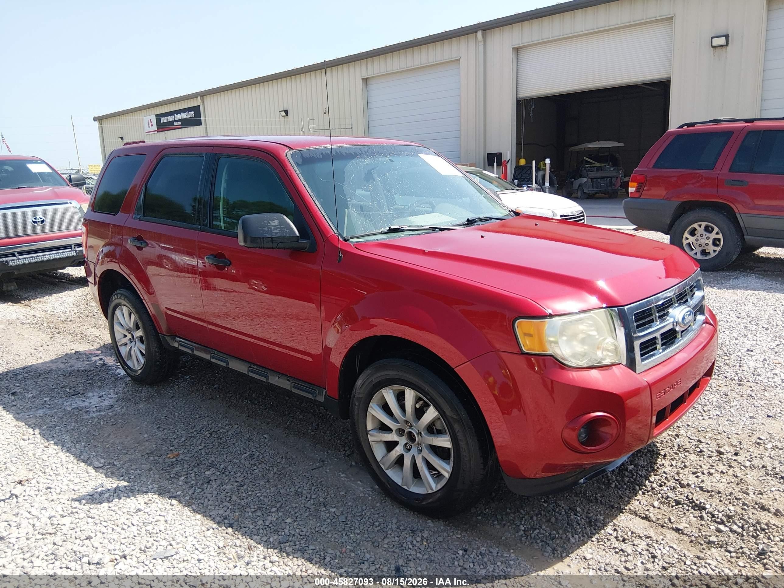2011 Ford Escape Xls Red vin: 1FMCU0C76BKA33016