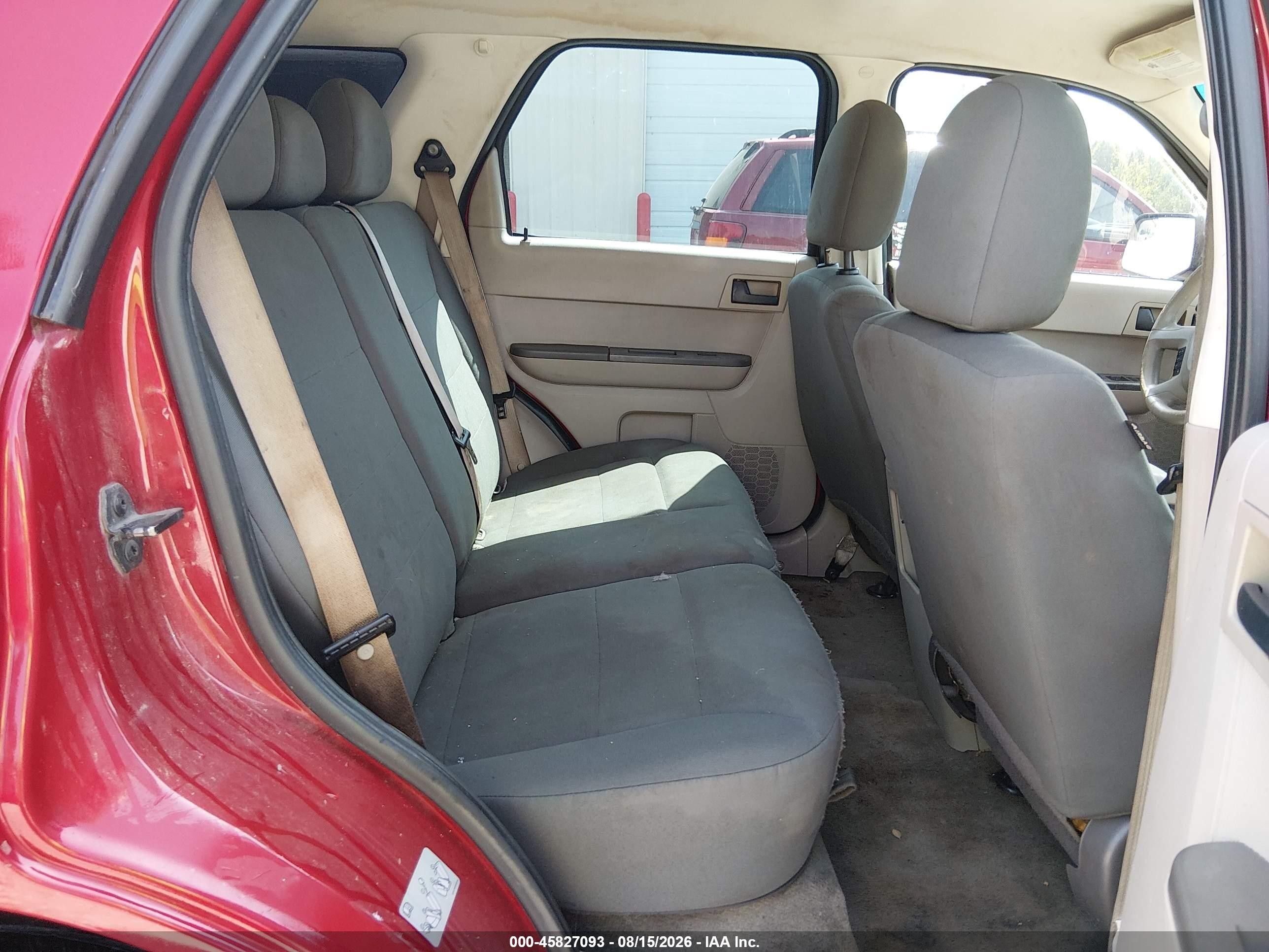 2011 Ford Escape Xls Red vin: 1FMCU0C76BKA33016