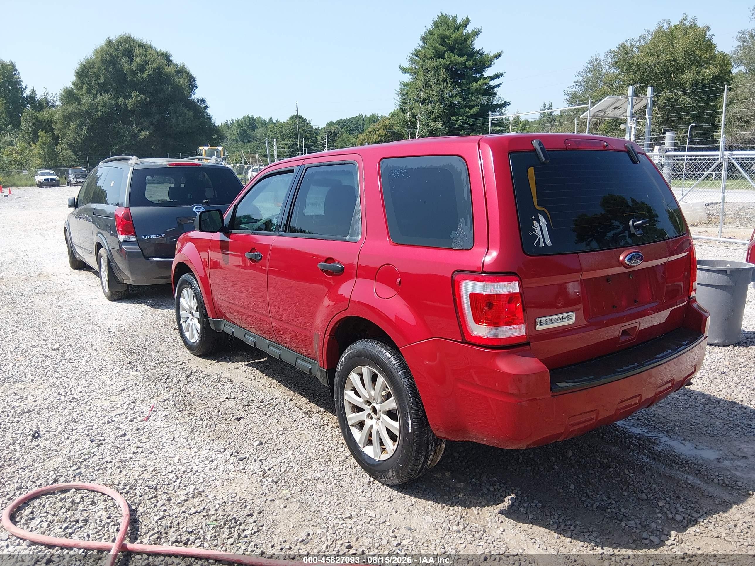 2011 Ford Escape Xls Red vin: 1FMCU0C76BKA33016