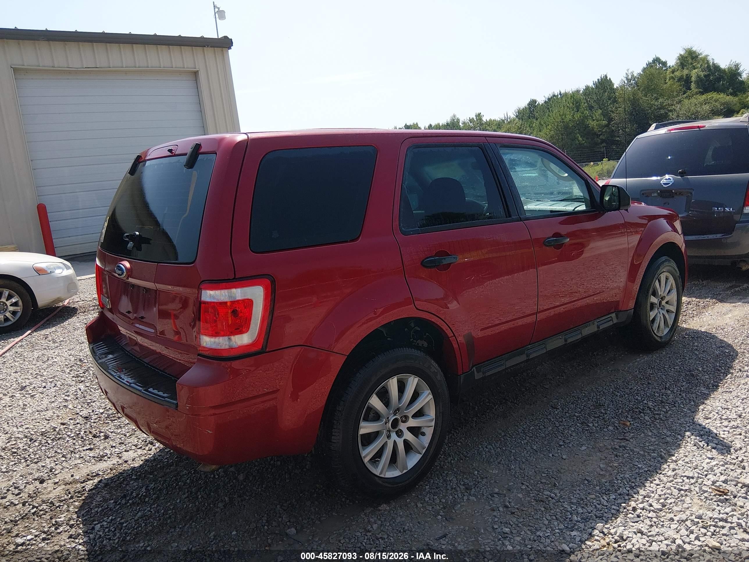 2011 Ford Escape Xls Red vin: 1FMCU0C76BKA33016