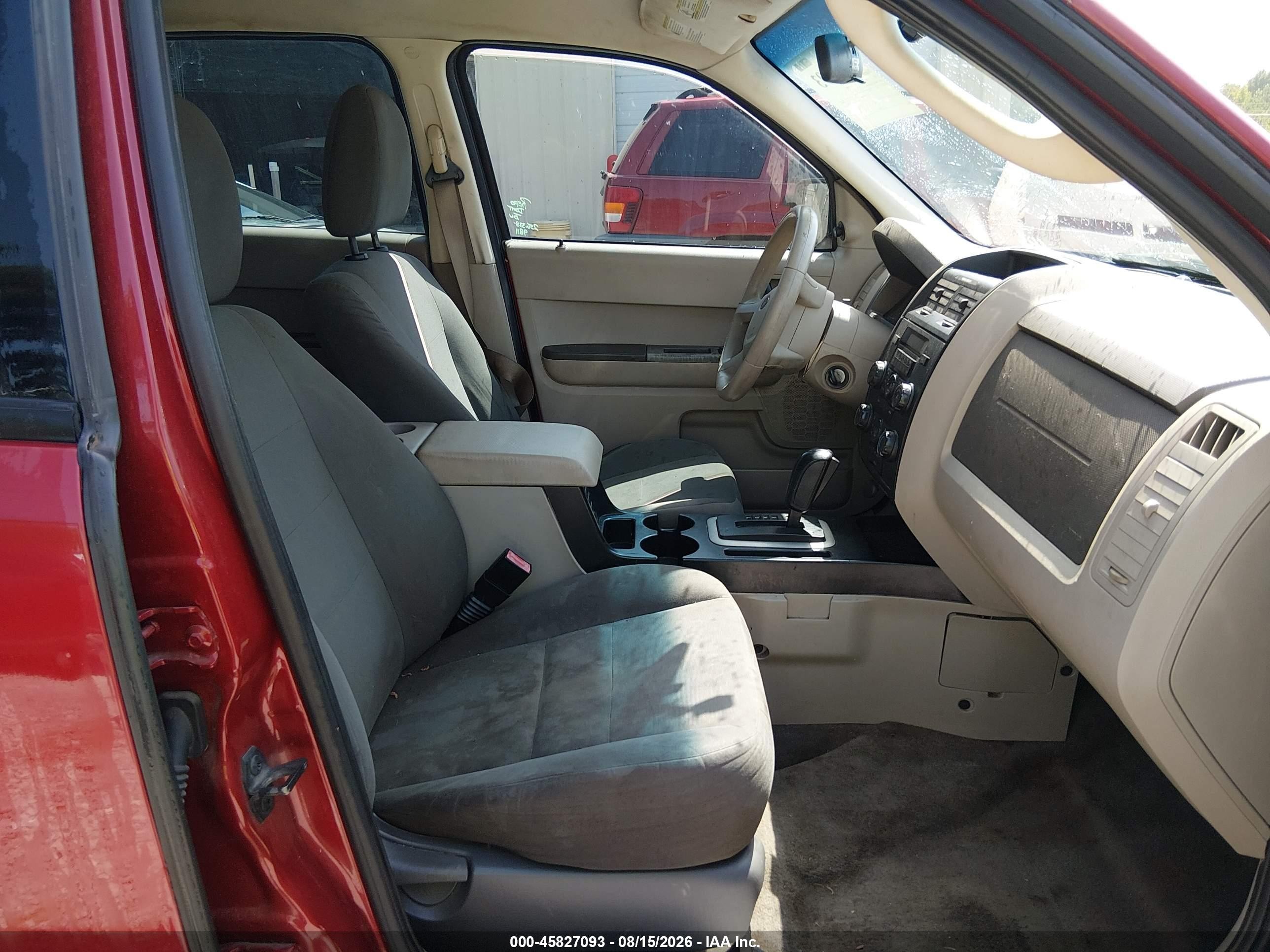 2011 Ford Escape Xls Red vin: 1FMCU0C76BKA33016