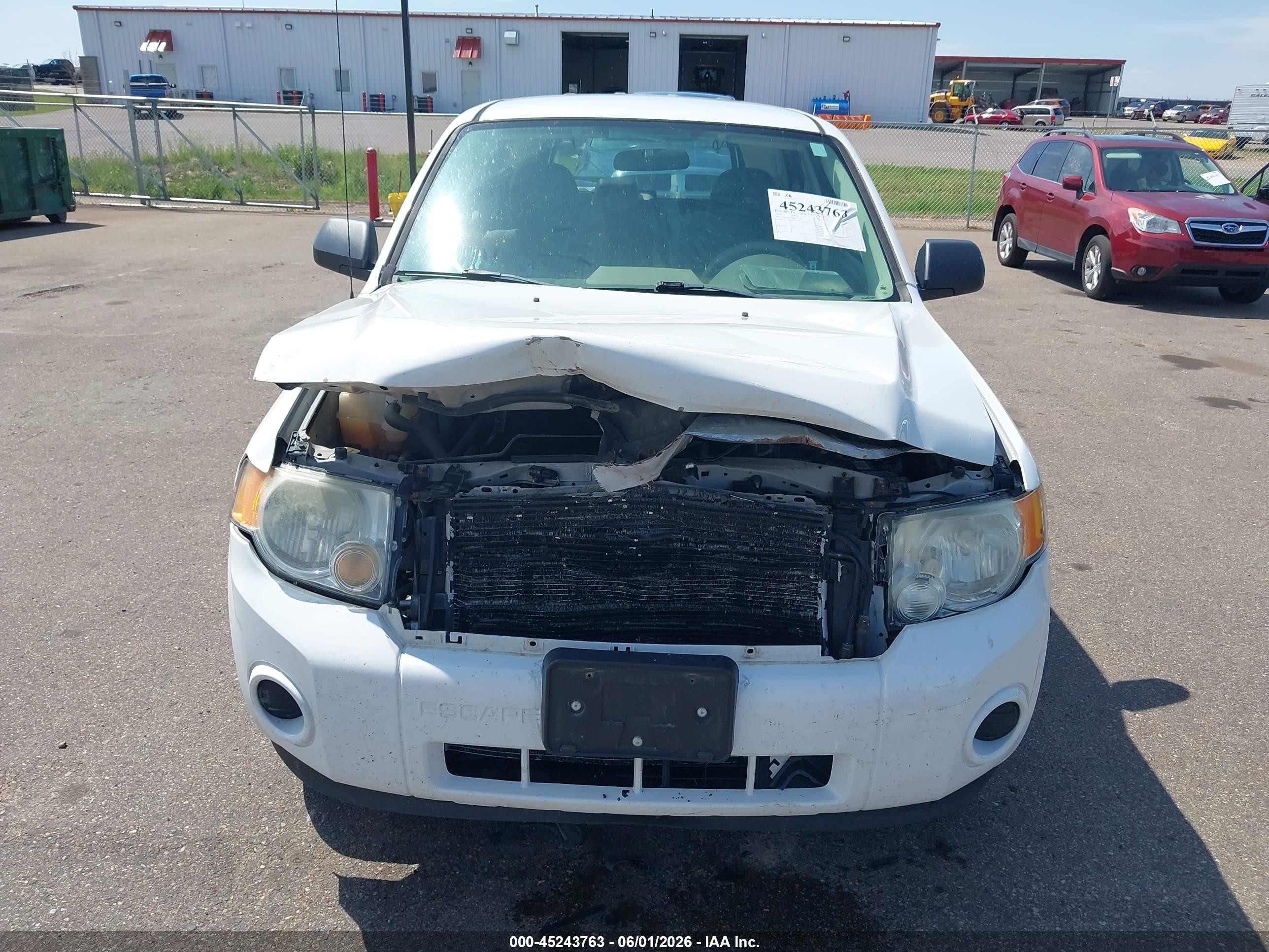 2012 Ford Escape Xls White vin: 1FMCU0C76CKA23040
