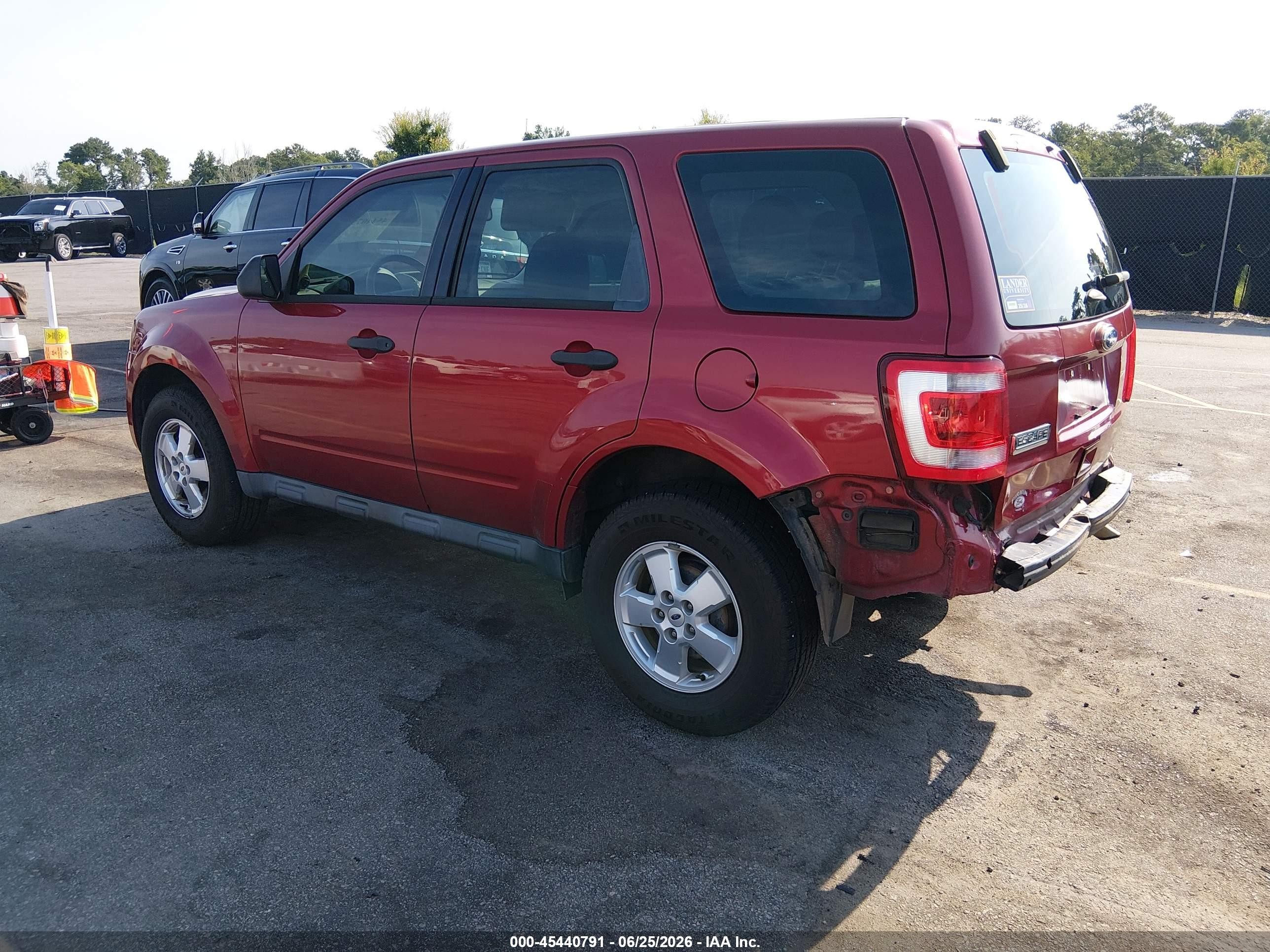 2012 Ford Escape Xls Red vin: 1FMCU0C76CKA98529