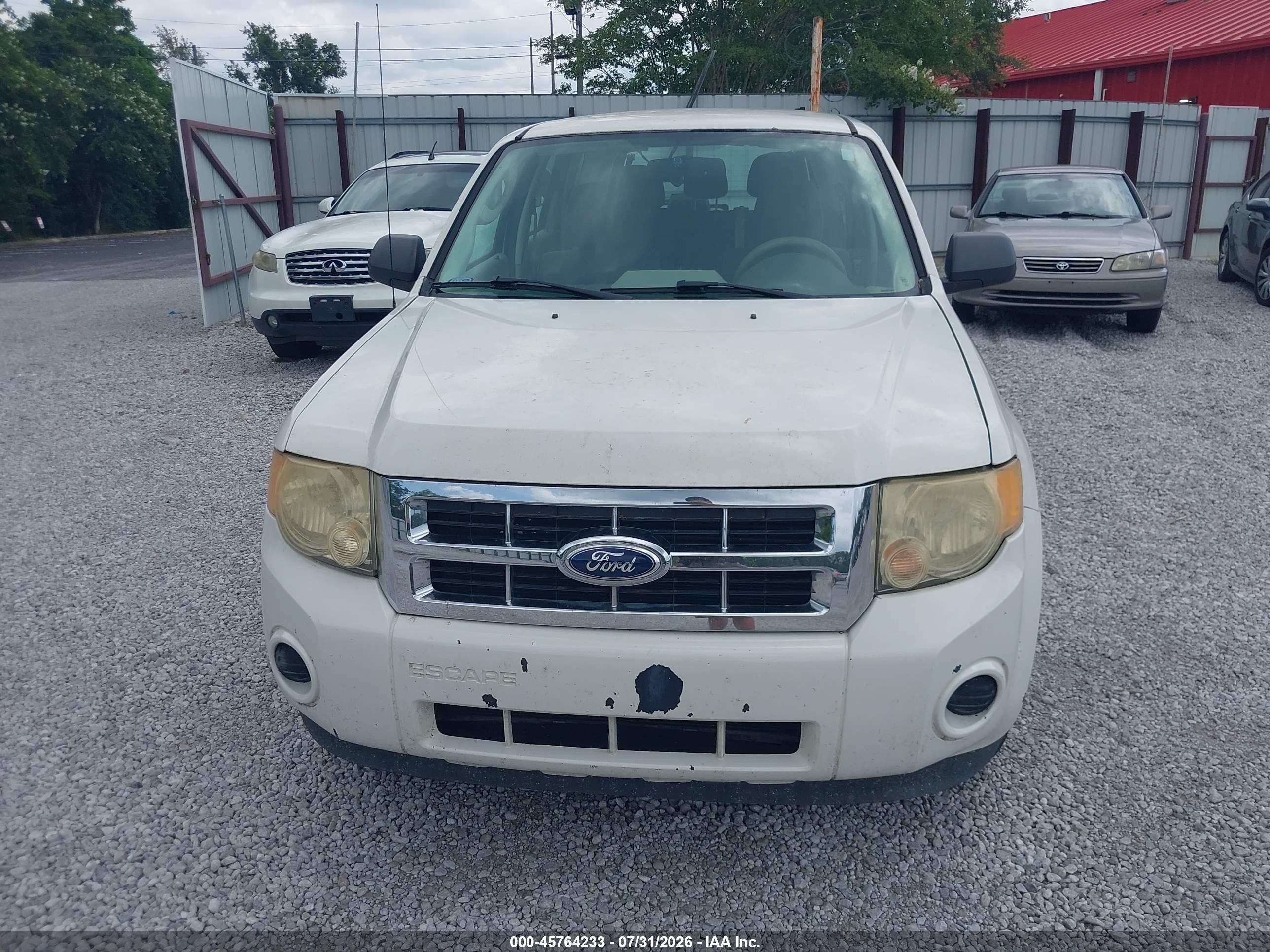 2012 Ford Escape Xls White vin: 1FMCU0C76CKB10002