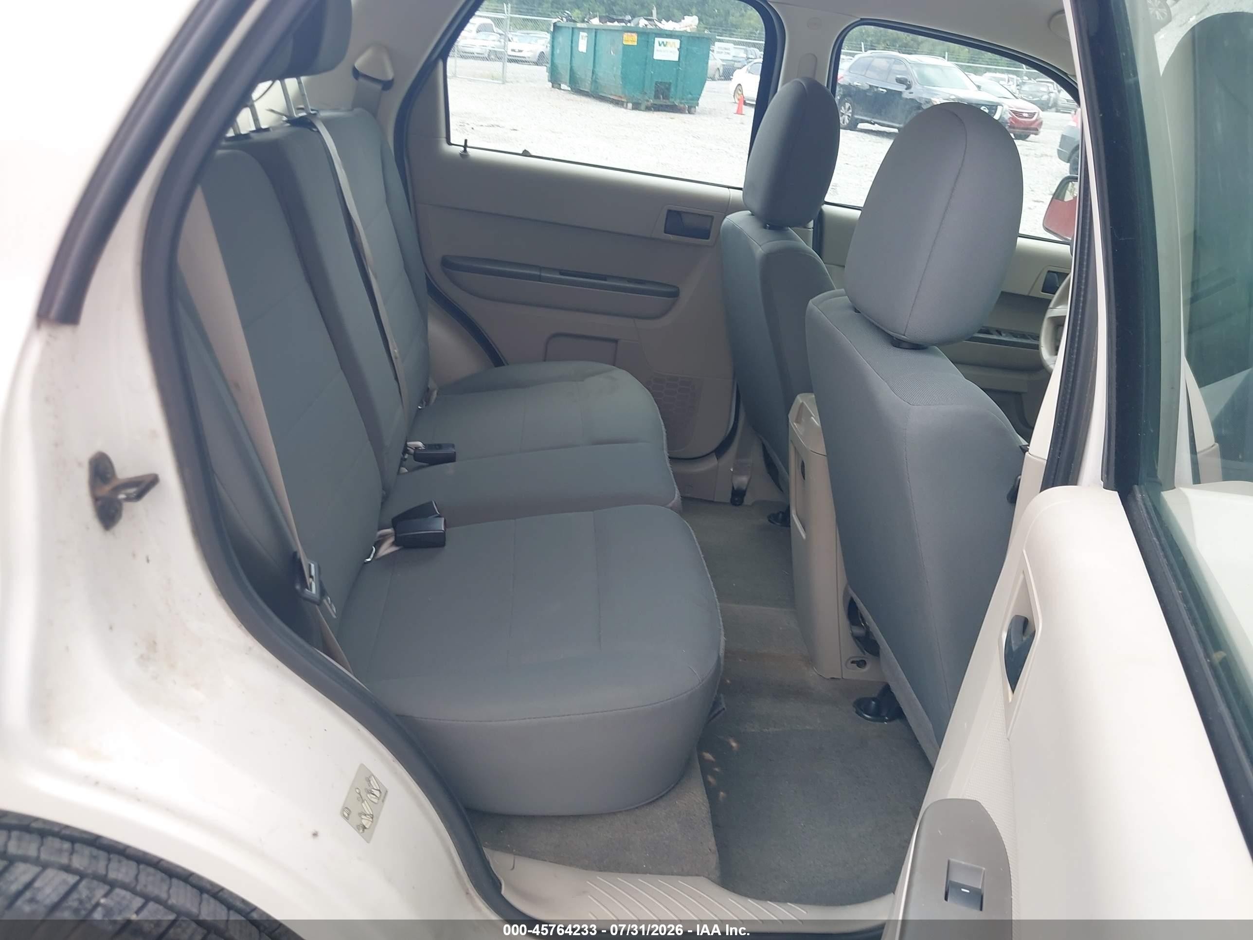 2012 Ford Escape Xls White vin: 1FMCU0C76CKB10002