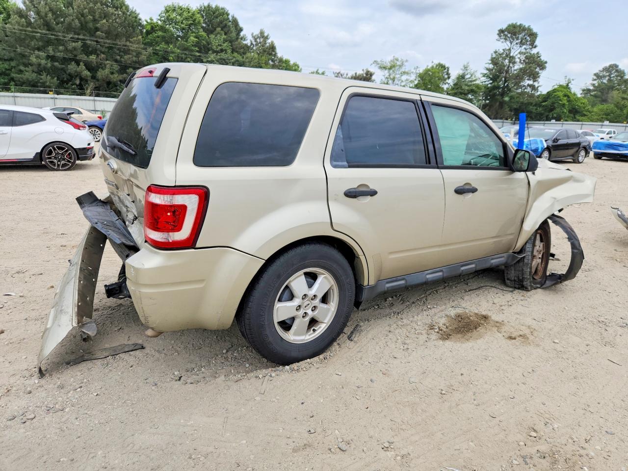 2012 Ford Escape Xls Gold vin: 1FMCU0C76CKB27348