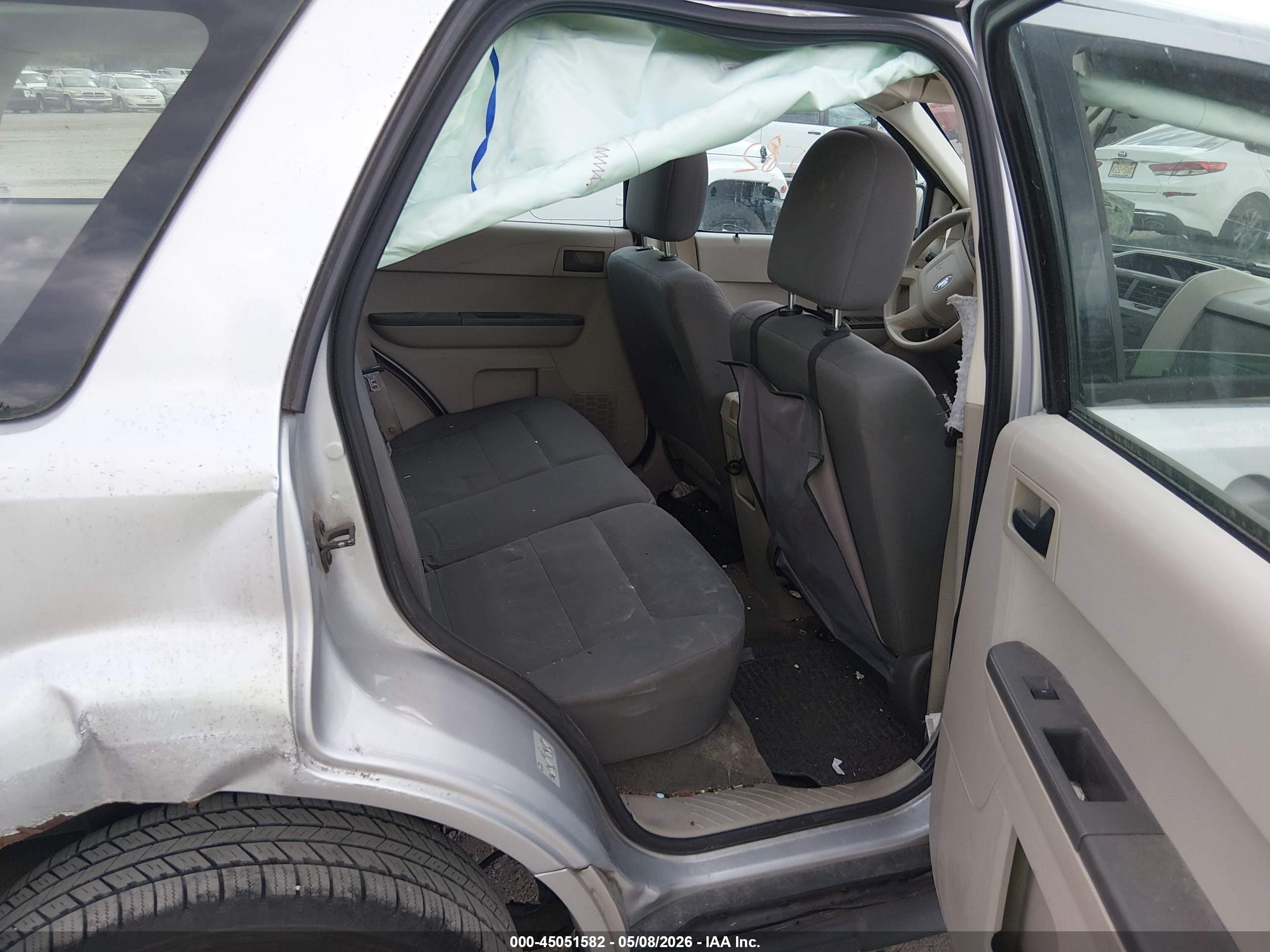 2012 Ford Escape Xls Silver vin: 1FMCU0C76CKC12707