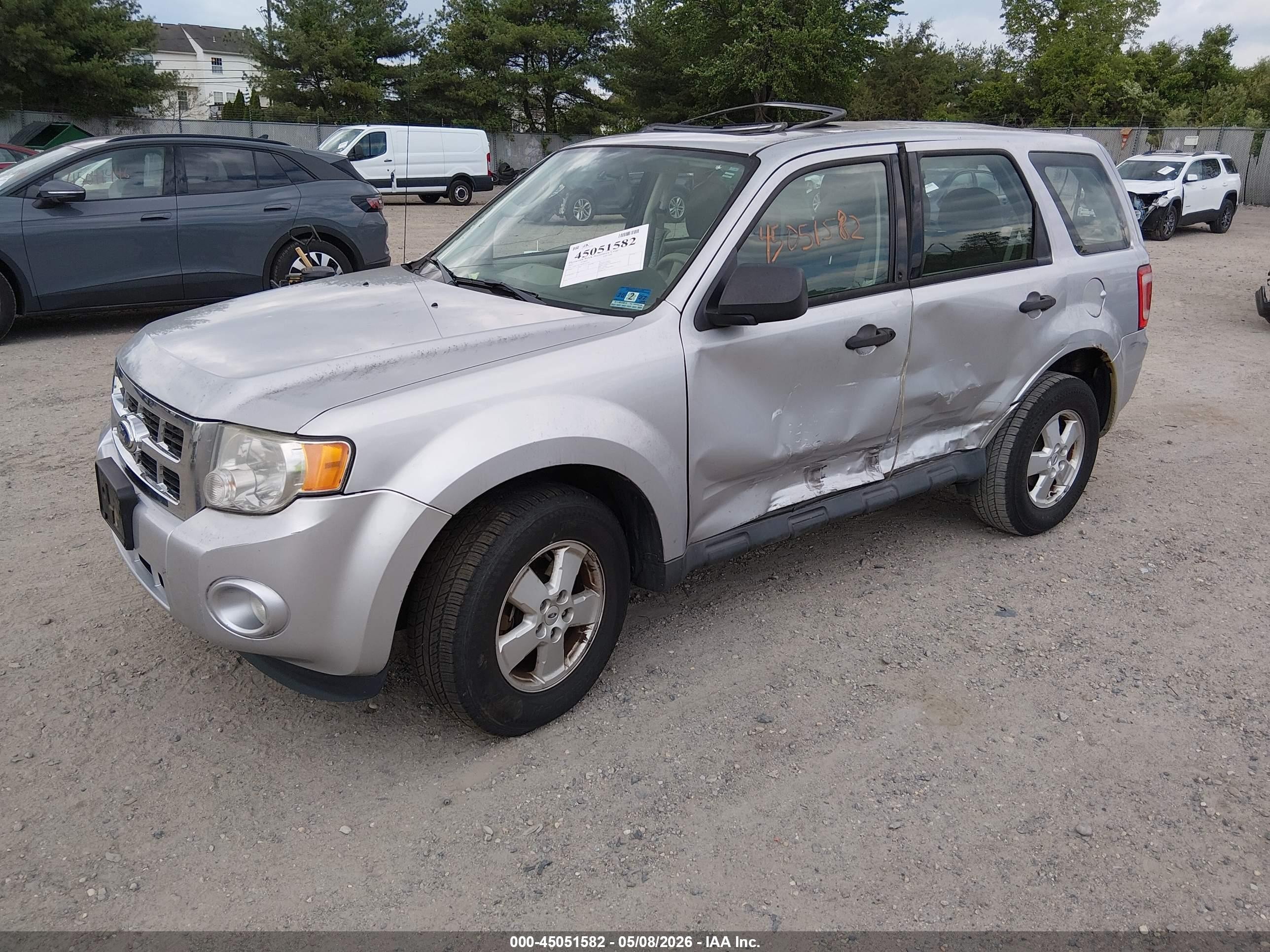 2012 Ford Escape Xls Silver vin: 1FMCU0C76CKC12707