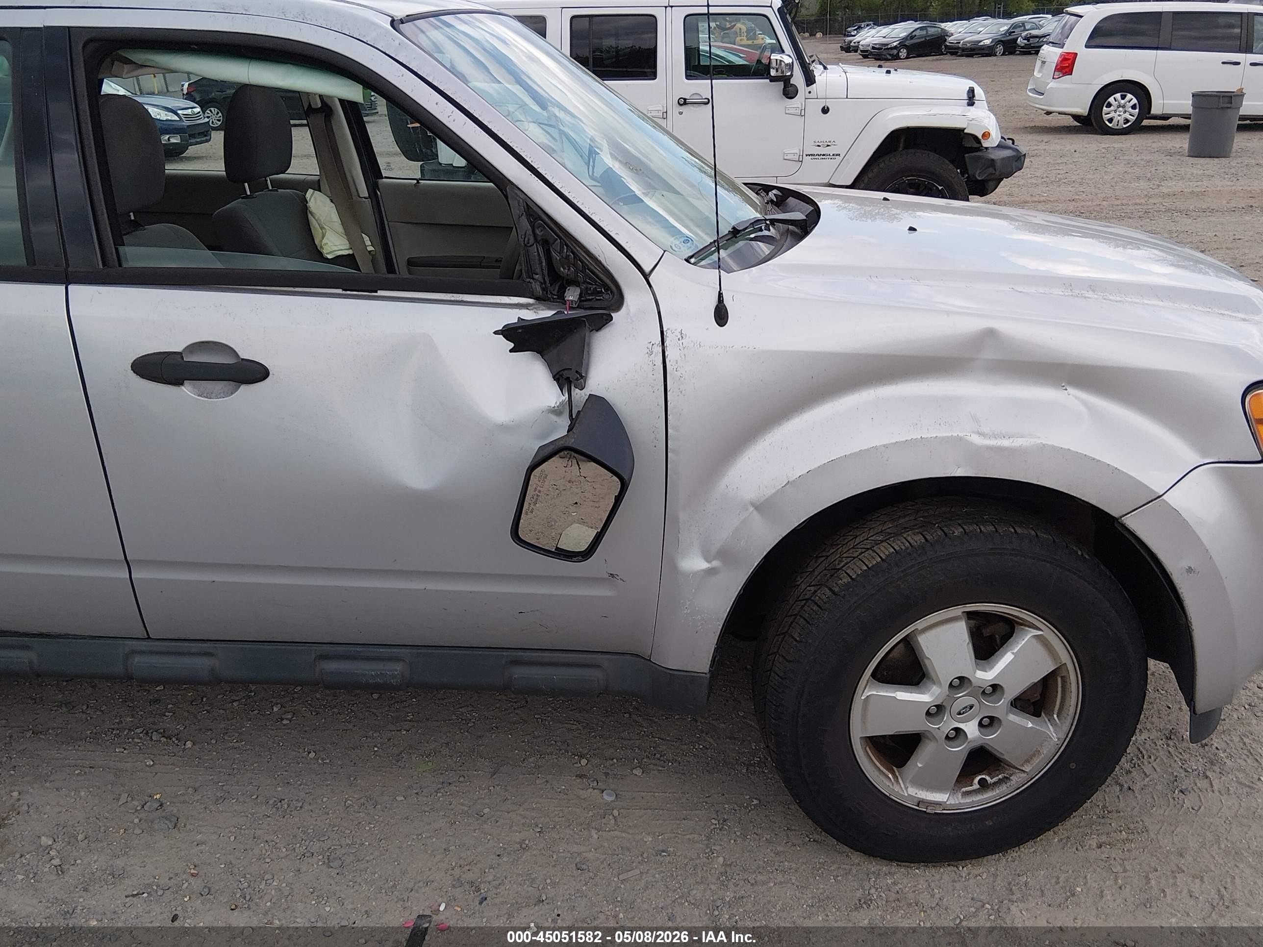 2012 Ford Escape Xls Silver vin: 1FMCU0C76CKC12707