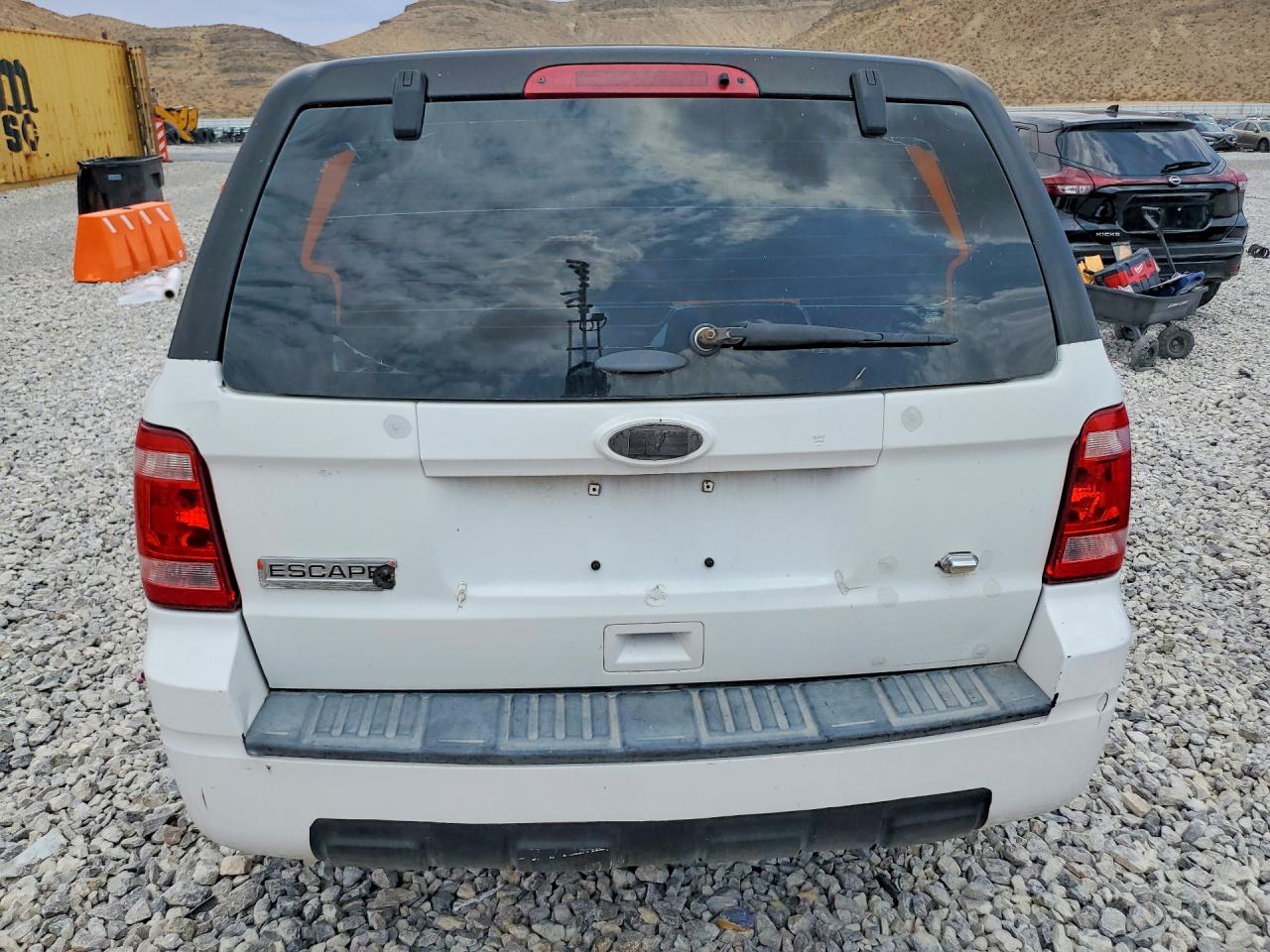 2012 Ford Escape Xls Белый vin: 1FMCU0C76CKC47781
