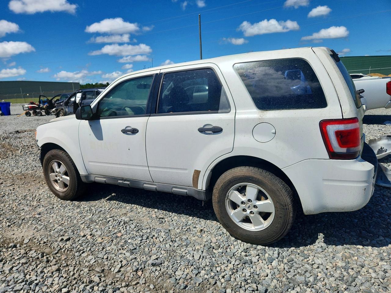 2012 Ford Escape Xls White vin: 1FMCU0C76CKC69652