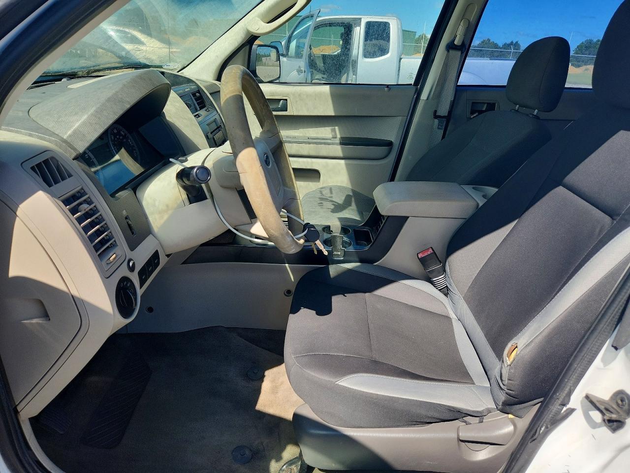 2012 Ford Escape Xls White vin: 1FMCU0C76CKC69652