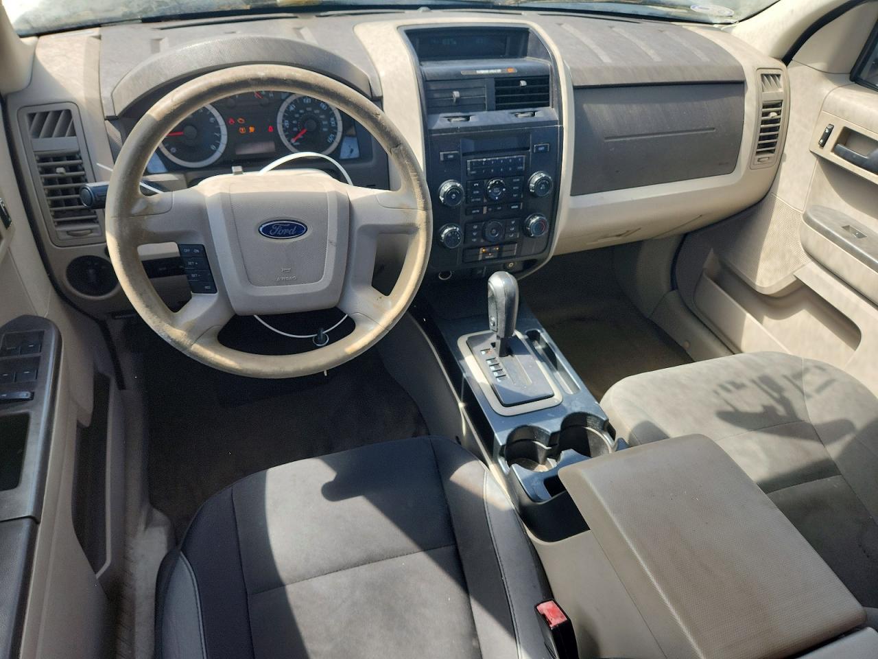 2012 Ford Escape Xls White vin: 1FMCU0C76CKC69652