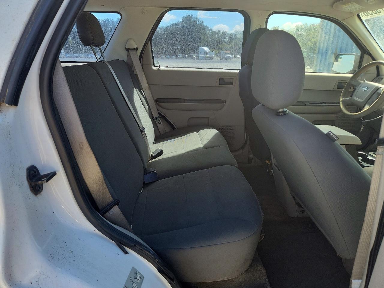 2012 Ford Escape Xls White vin: 1FMCU0C76CKC69652