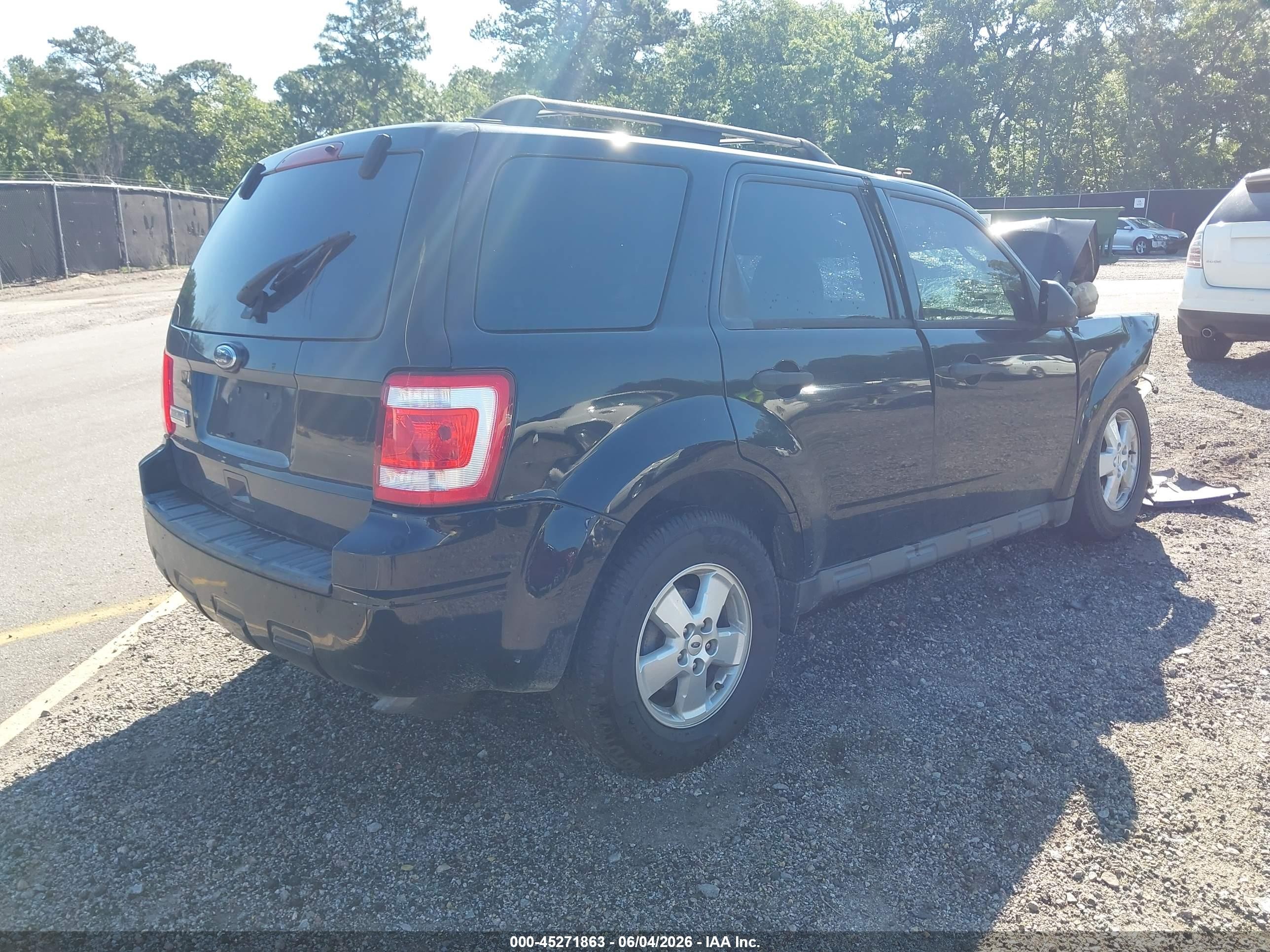 2010 Ford Escape Xls Black vin: 1FMCU0C77AKC44448