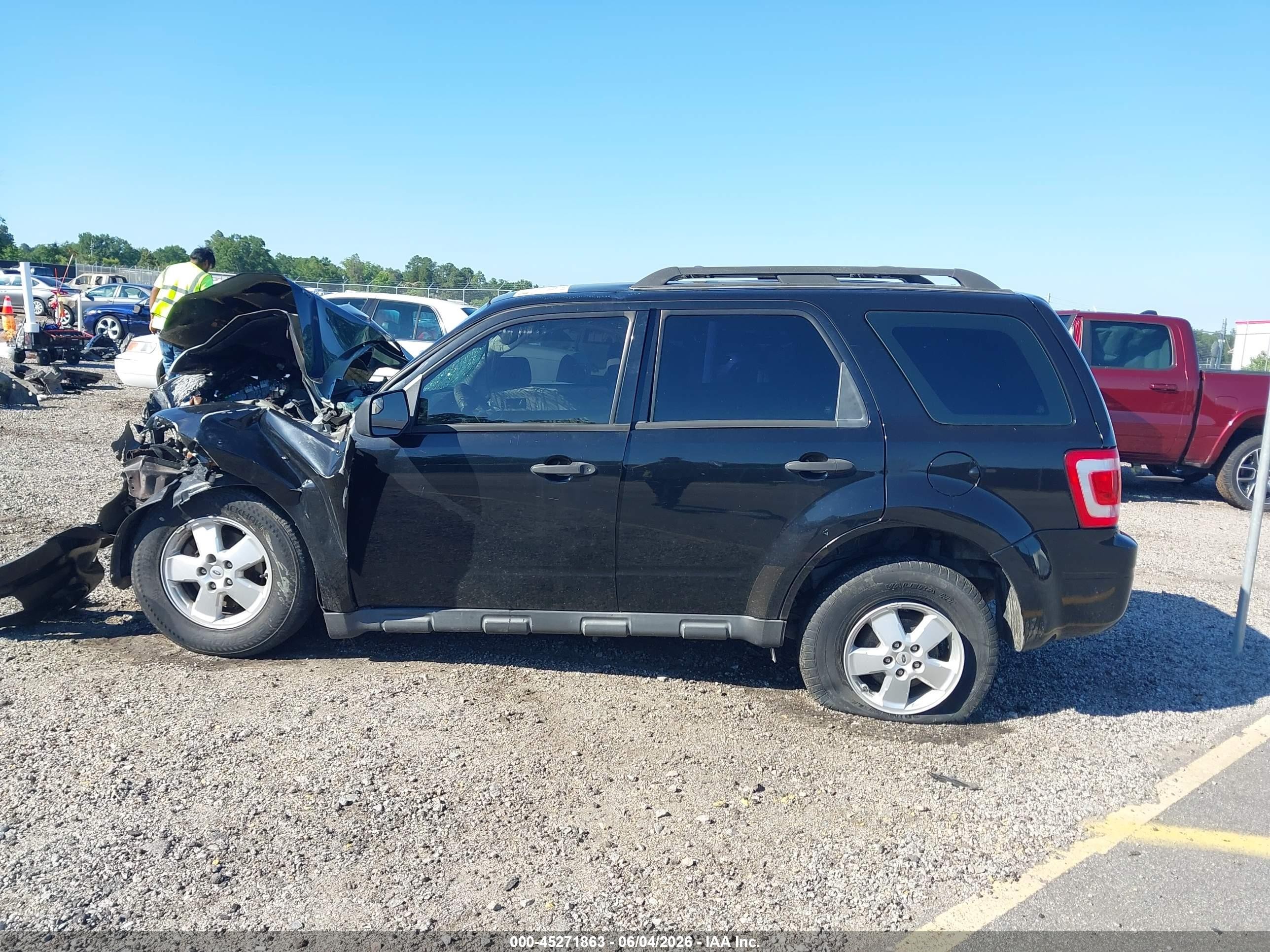 2010 Ford Escape Xls Black vin: 1FMCU0C77AKC44448