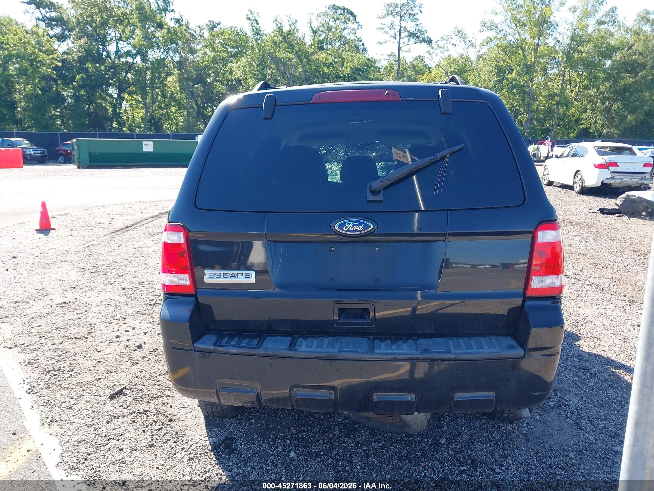 2010 Ford Escape Xls Black vin: 1FMCU0C77AKC44448