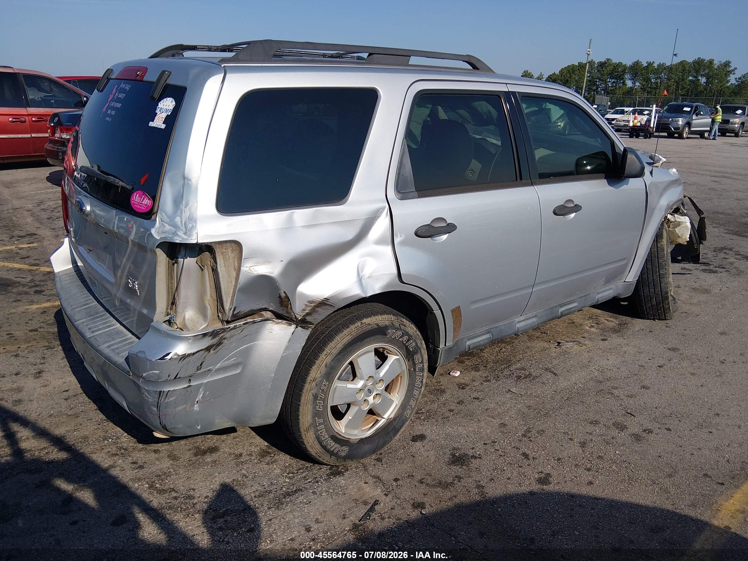 2010 Ford Escape Xls Silver vin: 1FMCU0C77AKD21769