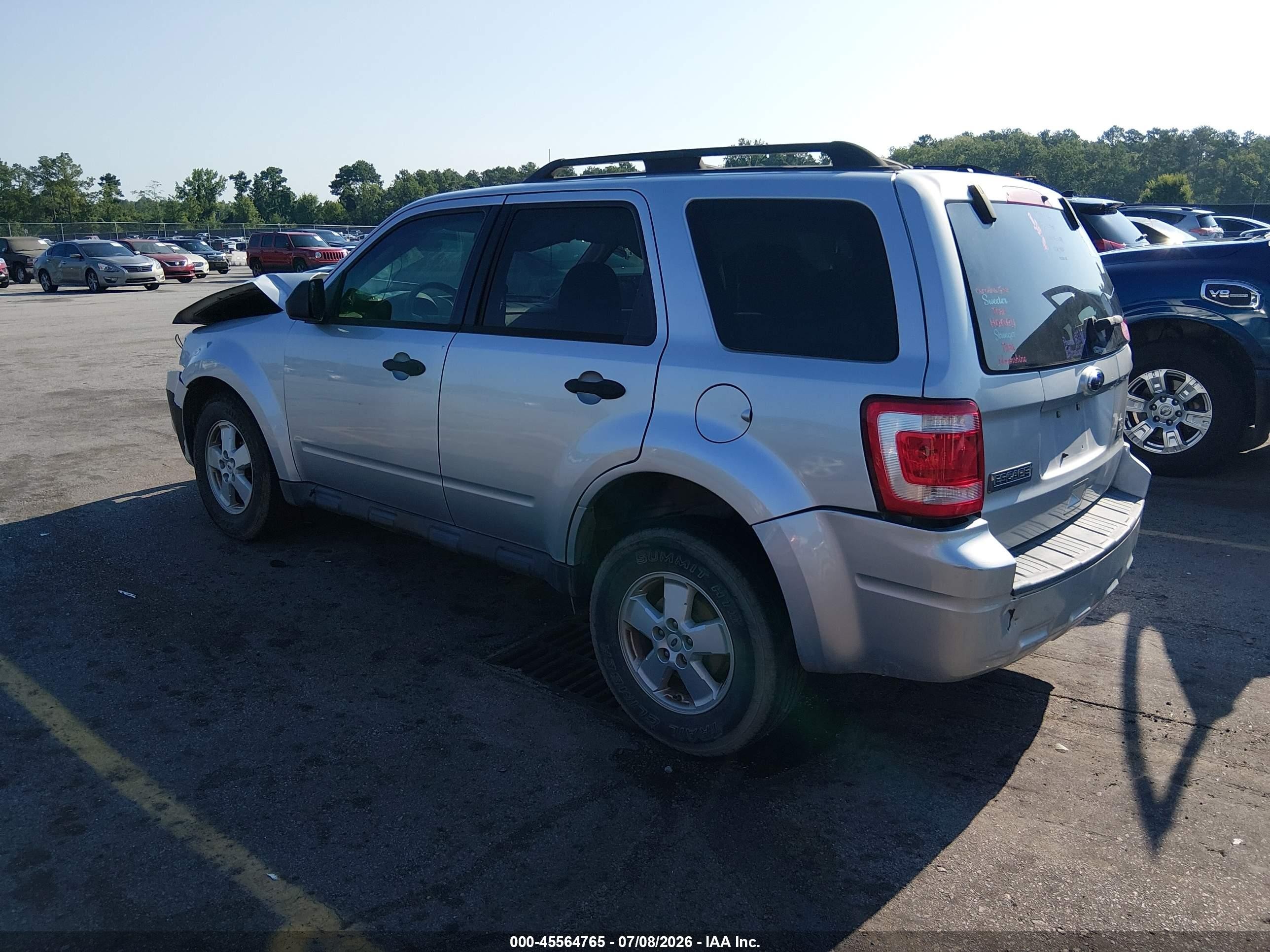 2010 Ford Escape Xls Silver vin: 1FMCU0C77AKD21769