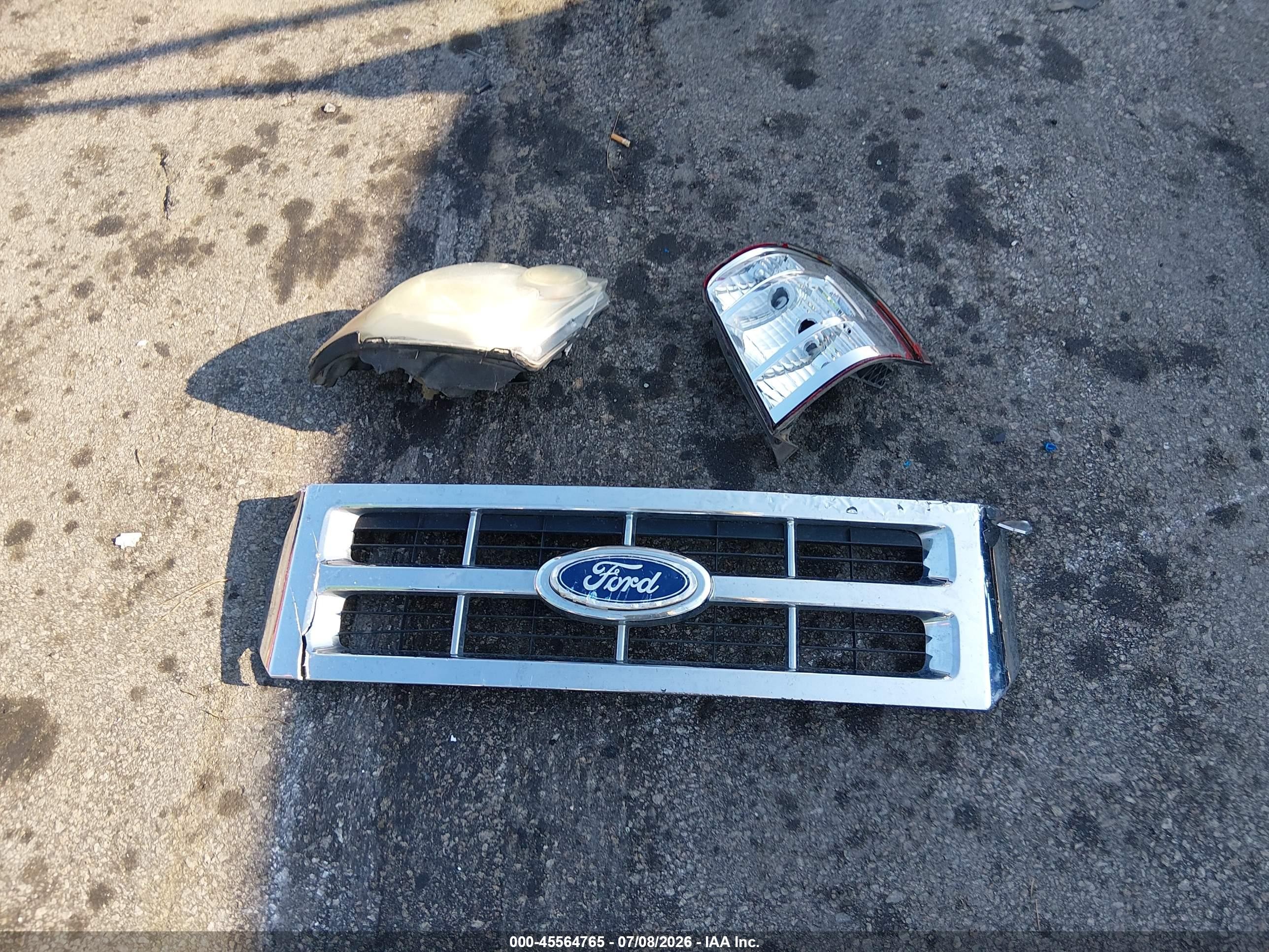 2010 Ford Escape Xls Silver vin: 1FMCU0C77AKD21769