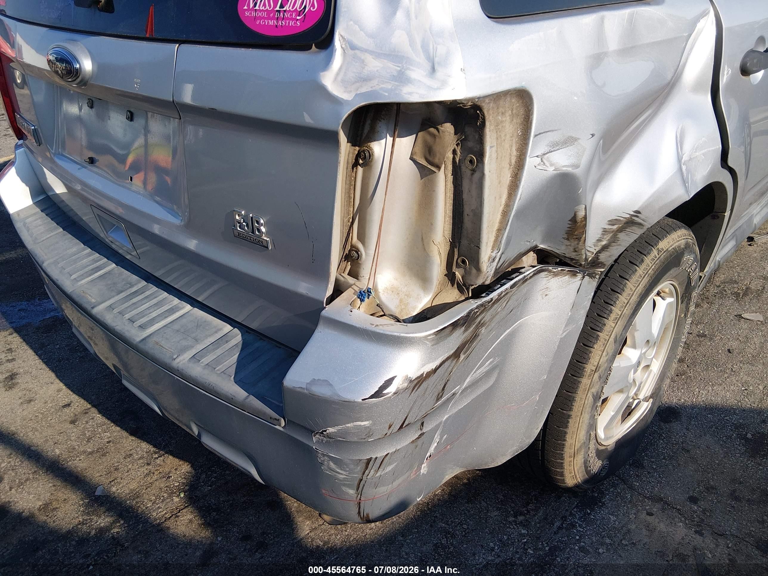 2010 Ford Escape Xls Silver vin: 1FMCU0C77AKD21769