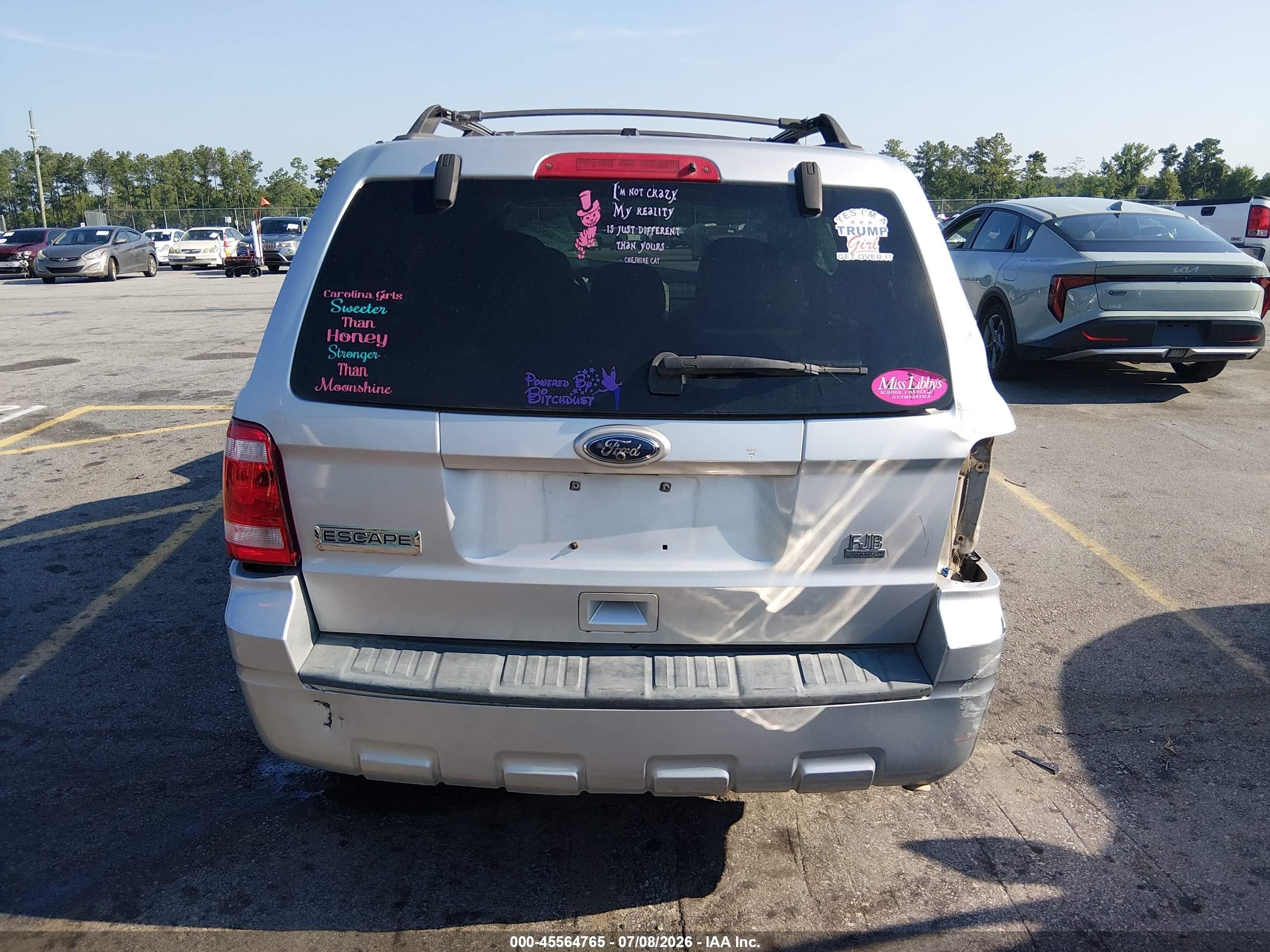 2010 Ford Escape Xls Silver vin: 1FMCU0C77AKD21769