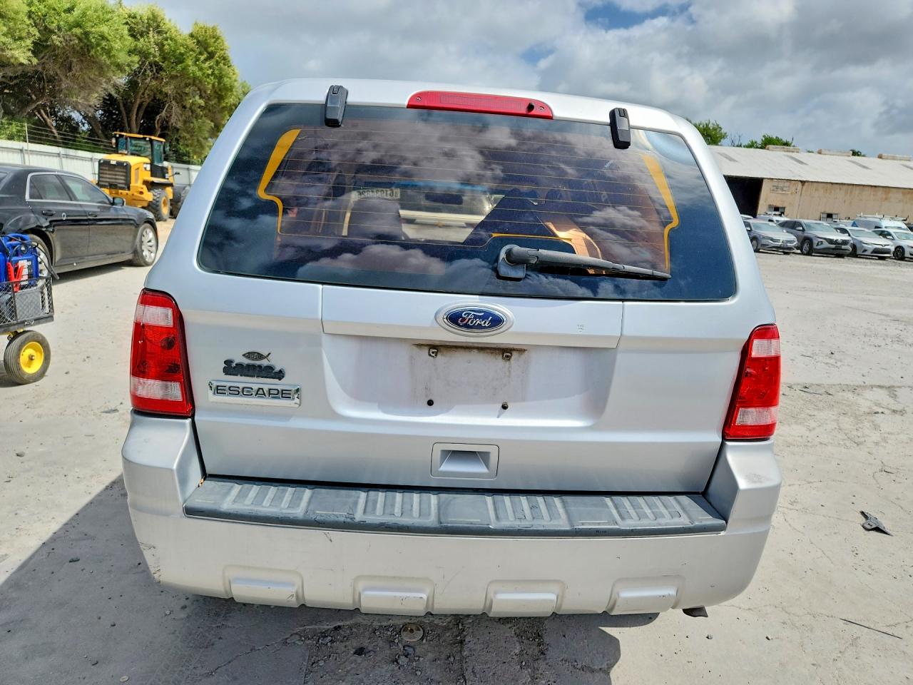 2010 Ford Escape Xls Silver vin: 1FMCU0C77AKD45327