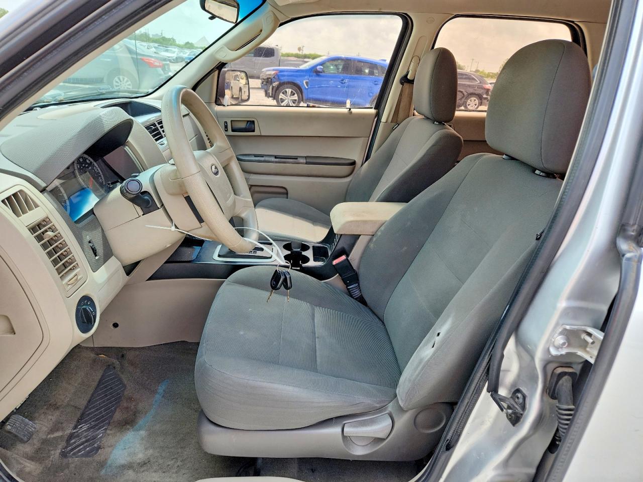 2010 Ford Escape Xls Silver vin: 1FMCU0C77AKD45327