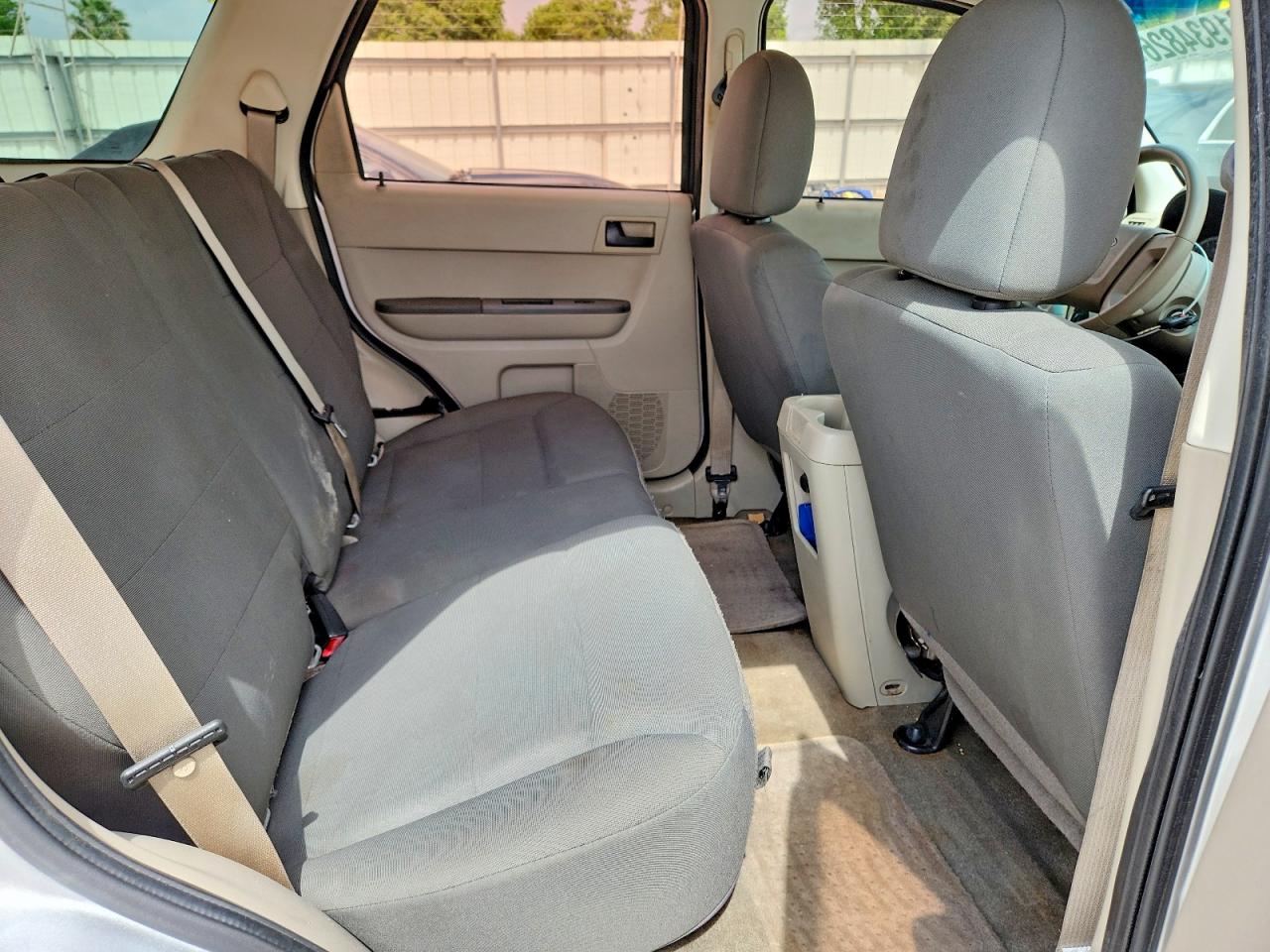 2010 Ford Escape Xls Silver vin: 1FMCU0C77AKD45327