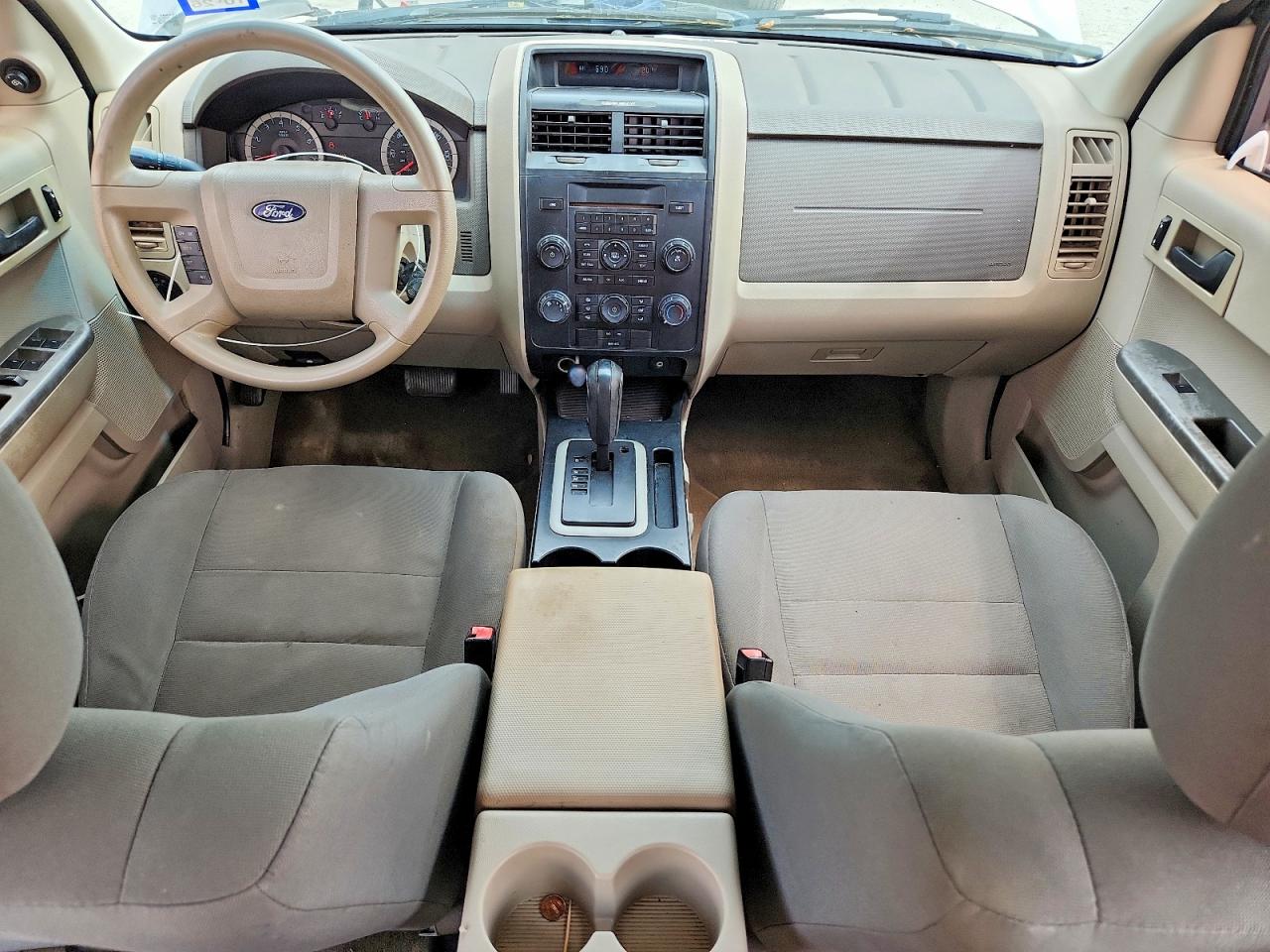 2010 Ford Escape Xls Silver vin: 1FMCU0C77AKD45327