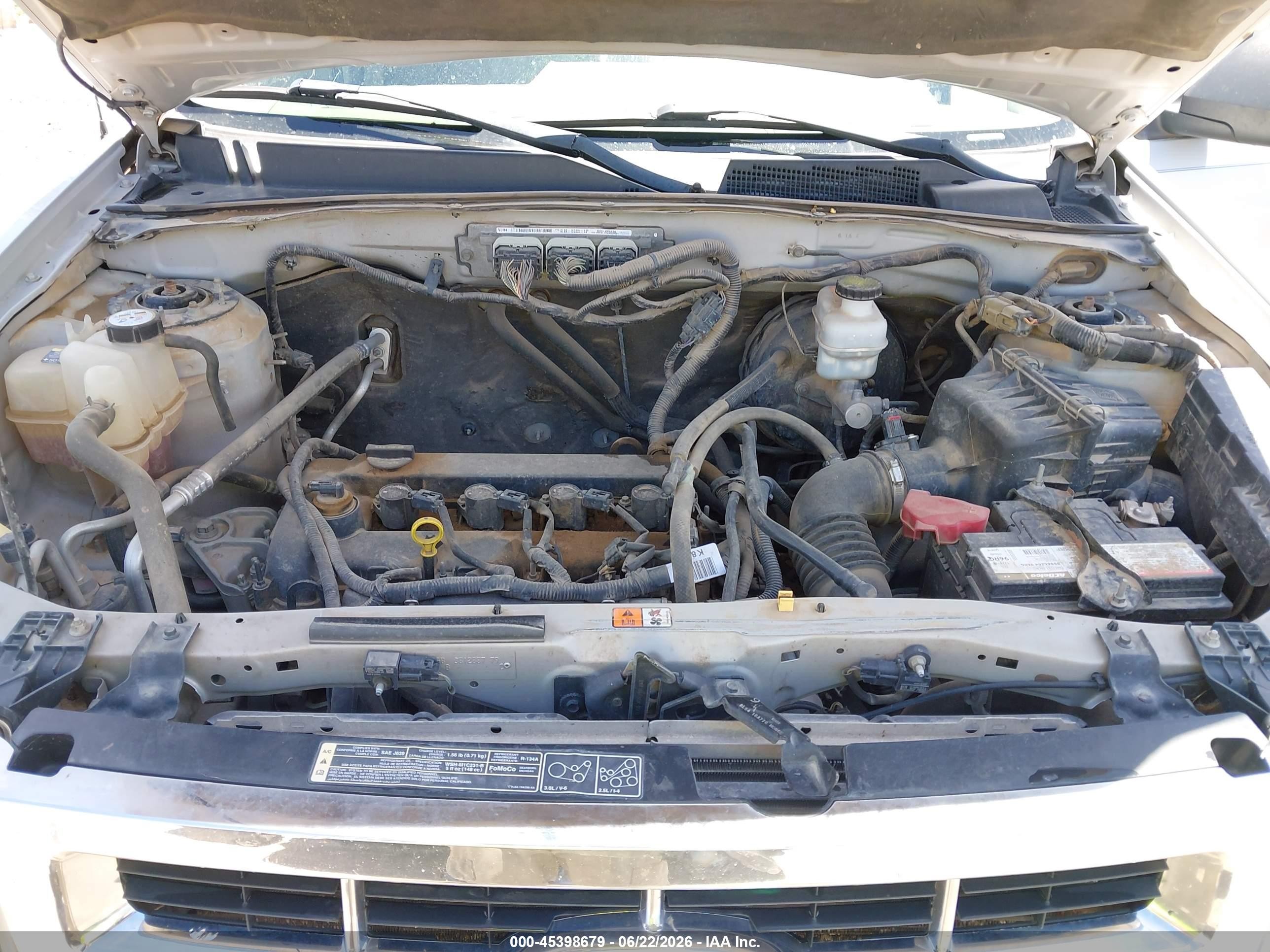 2012 Ford Escape Xls Silver vin: 1FMCU0C77CKA65152